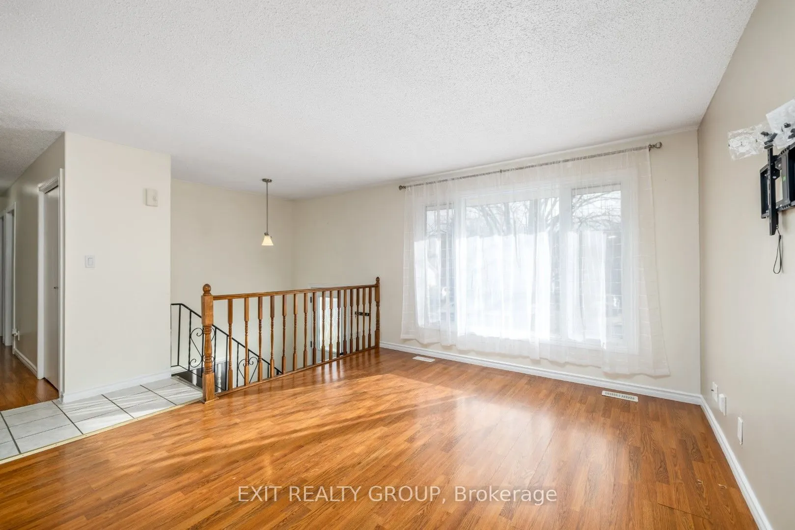 44 Van Alstine Drive
