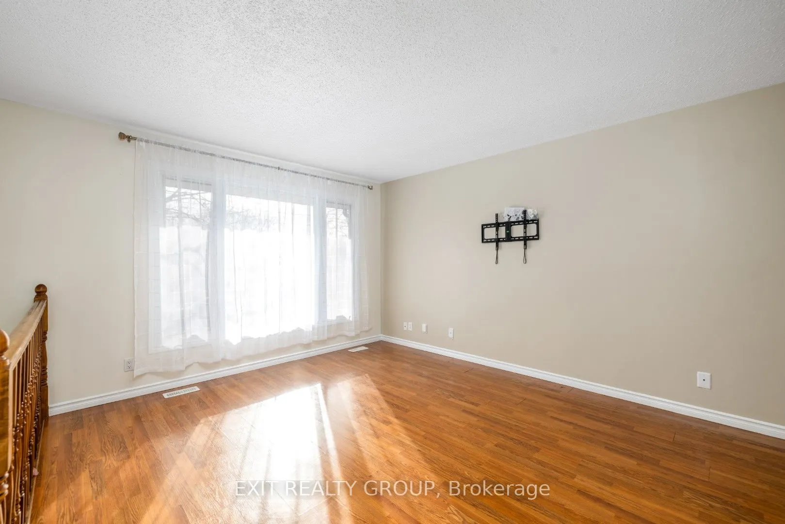 44 Van Alstine Drive