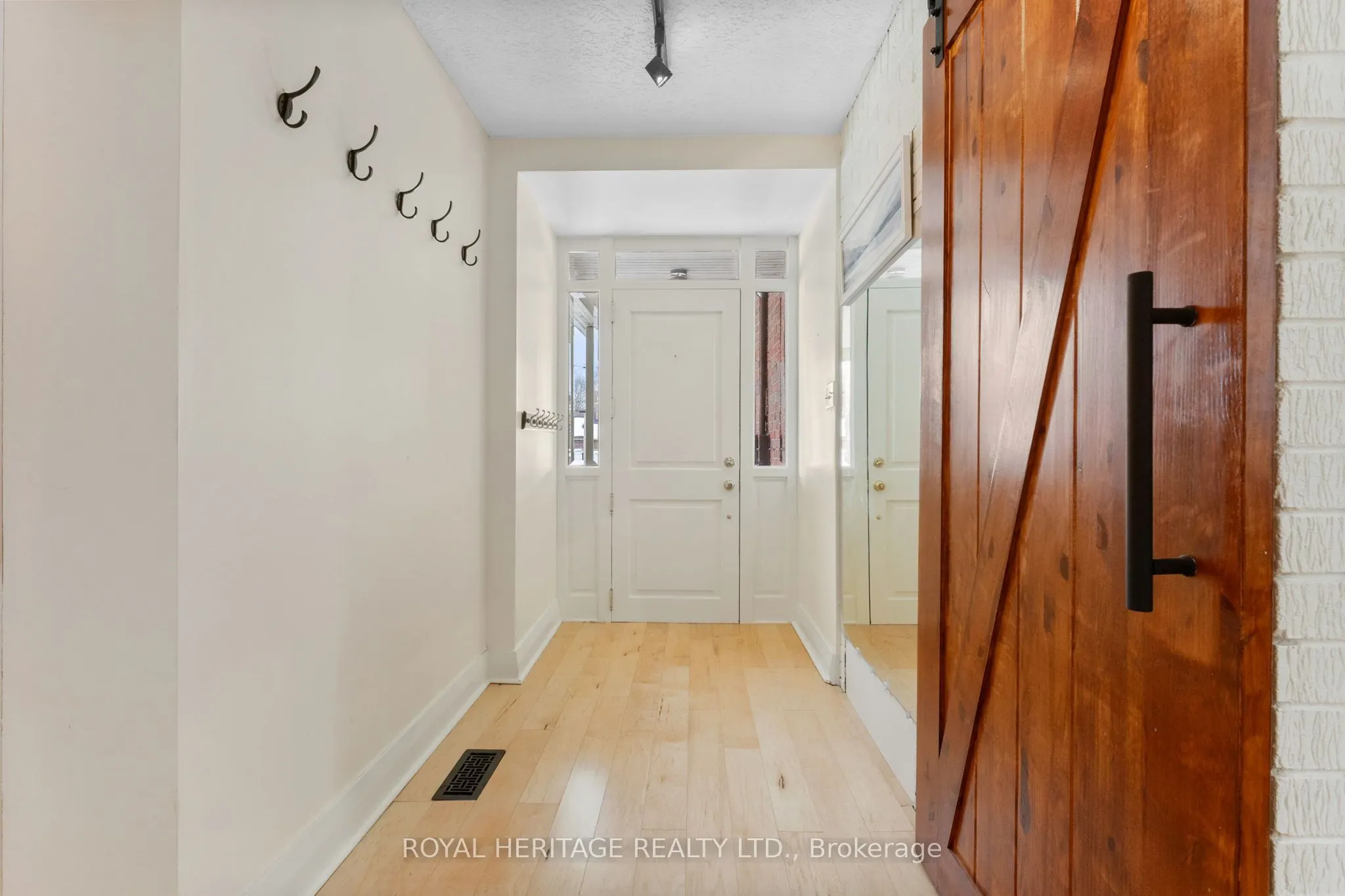 181 Abbott Boulevard