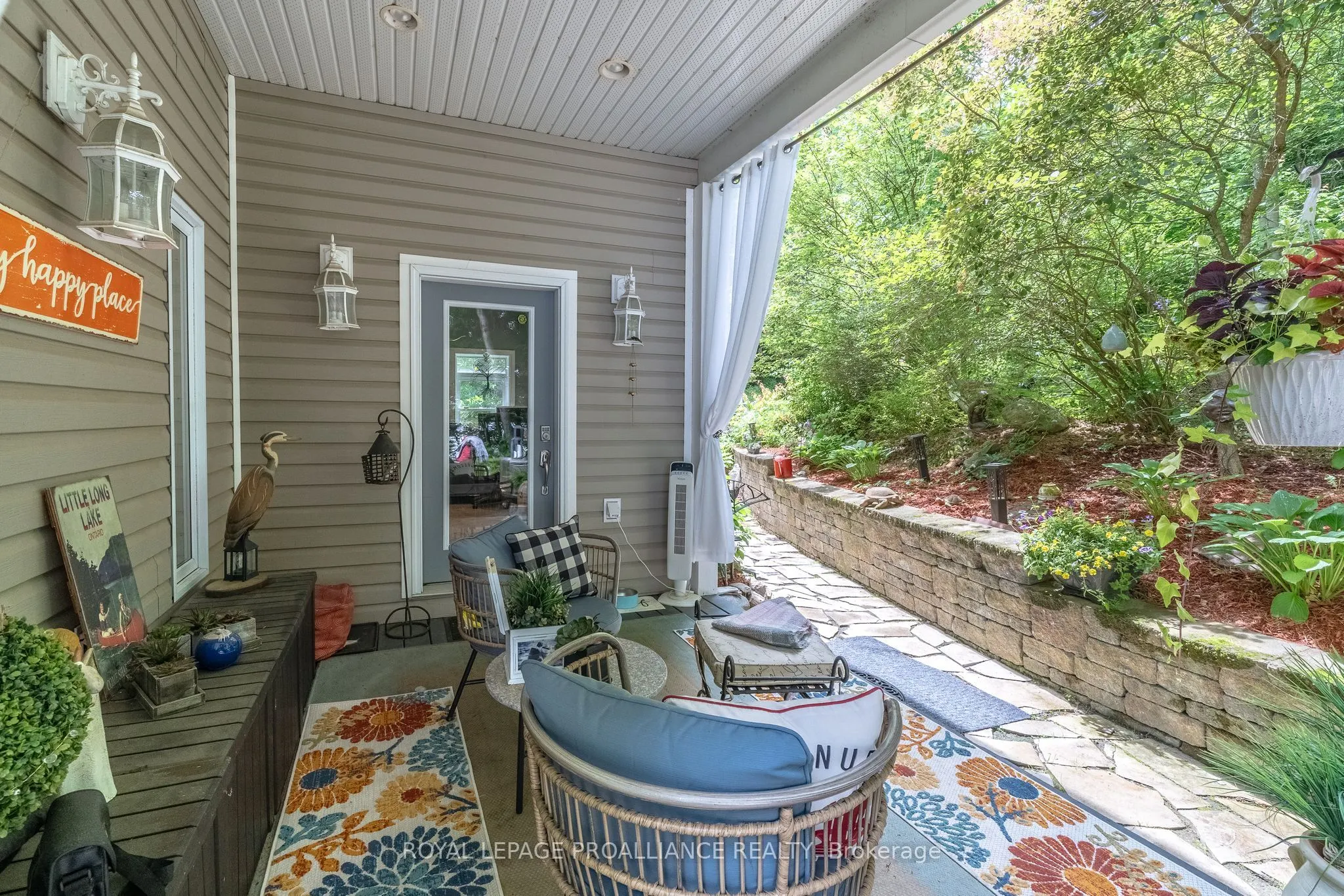 17B Hughes Lane