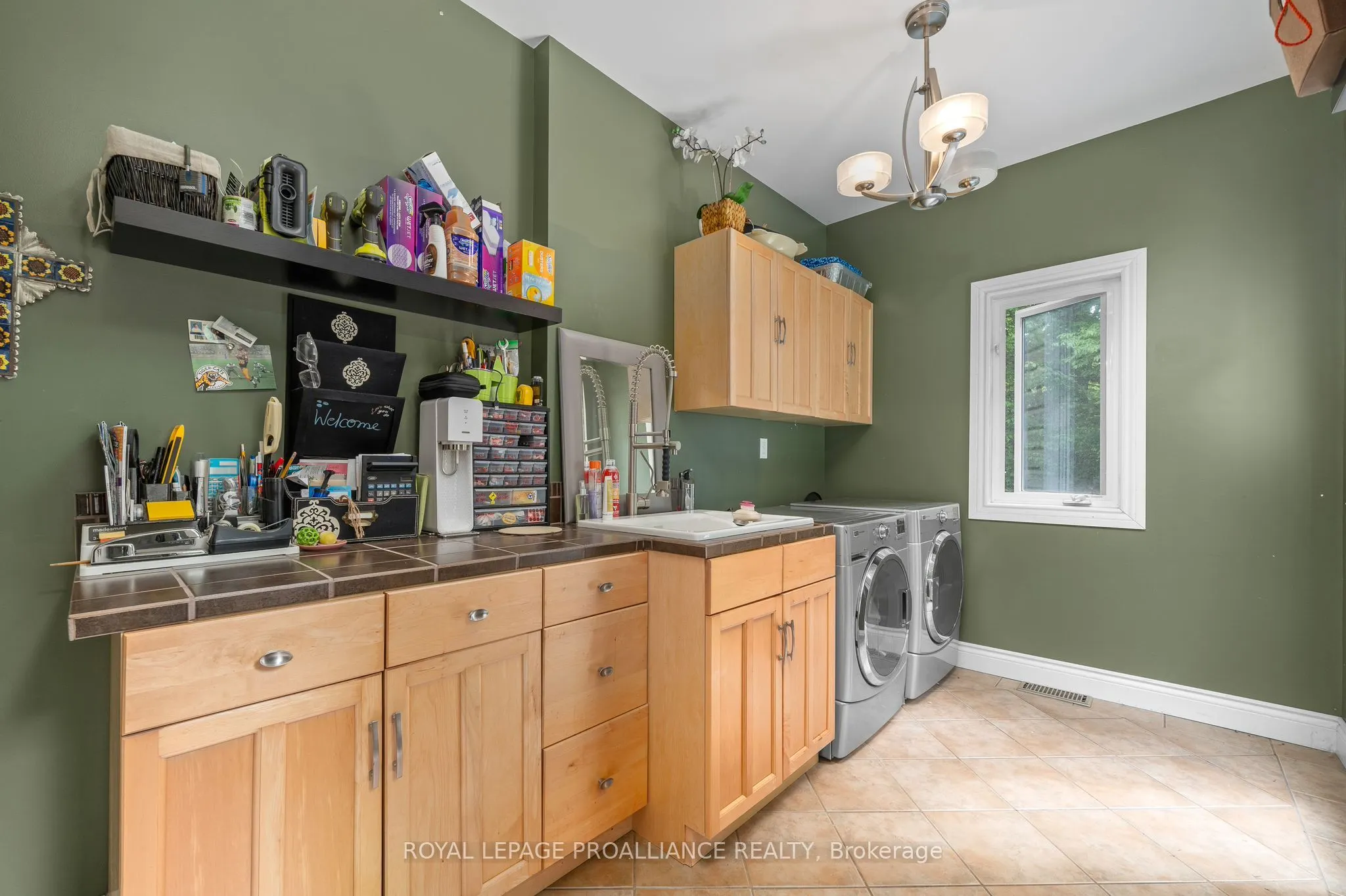 17B Hughes Lane
