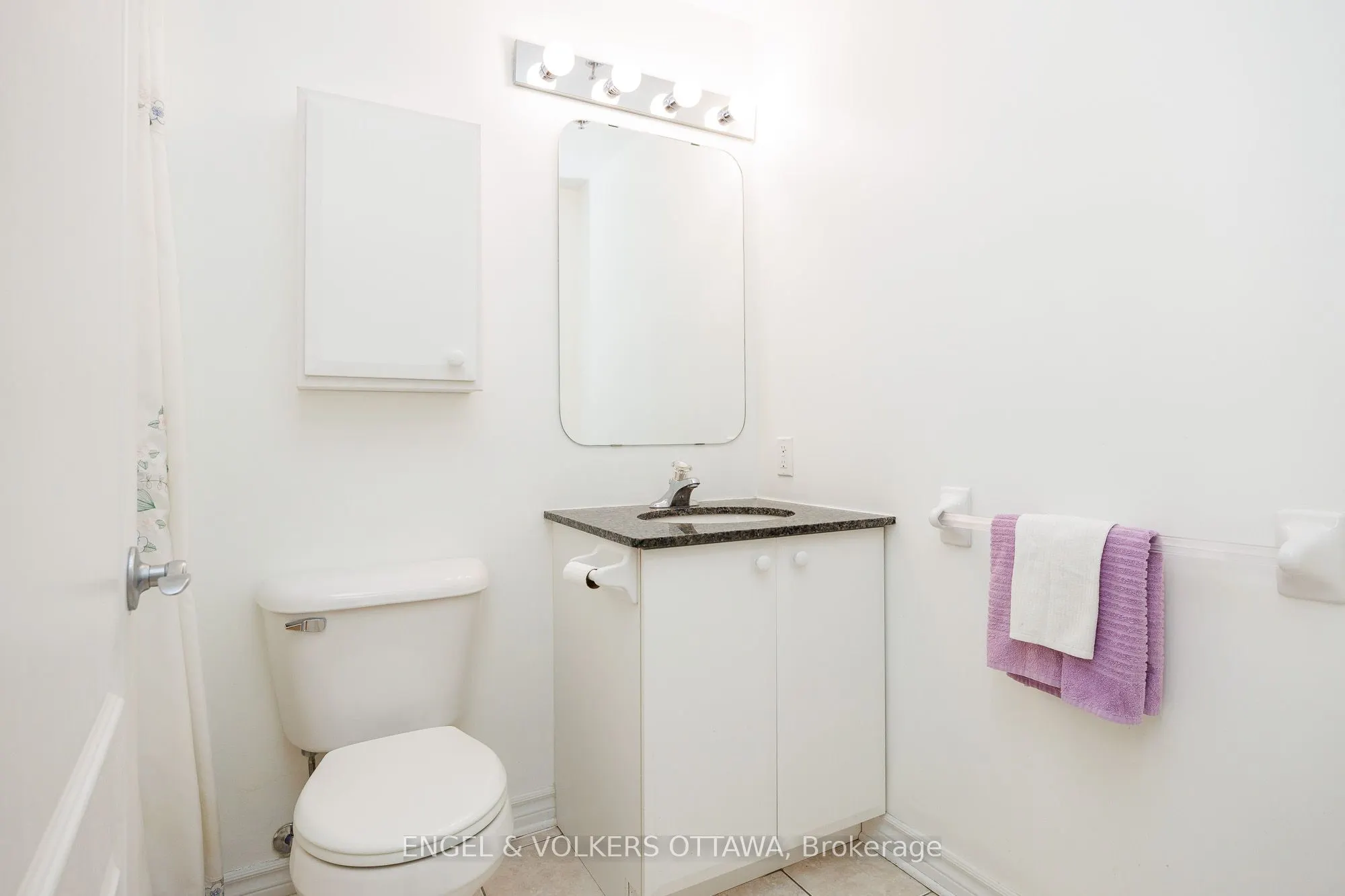 6 GROVE Avenue #305