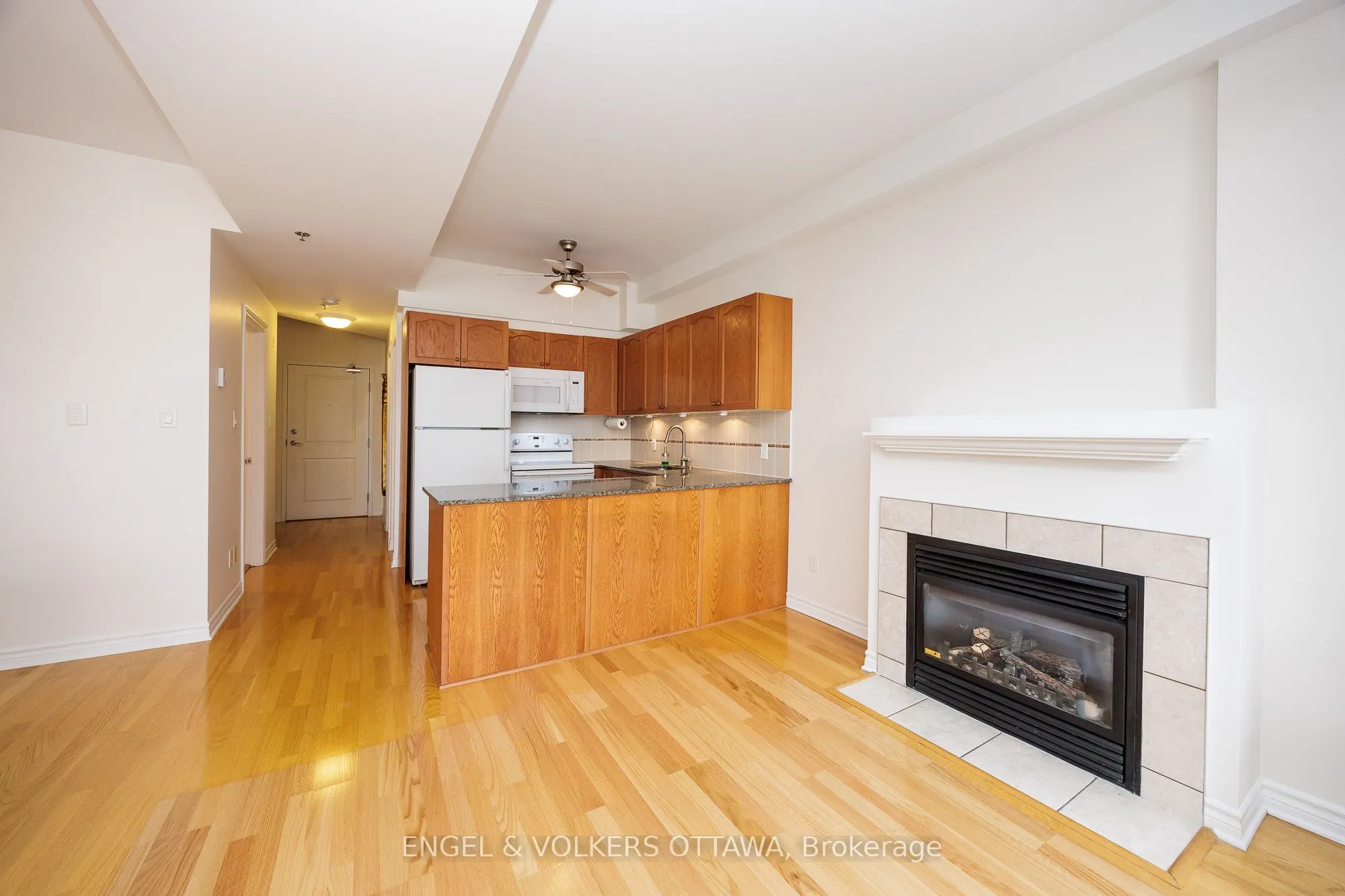6 GROVE Avenue #305