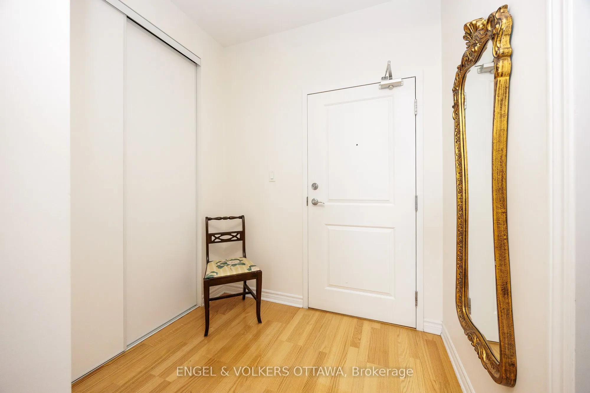 6 GROVE Avenue #305