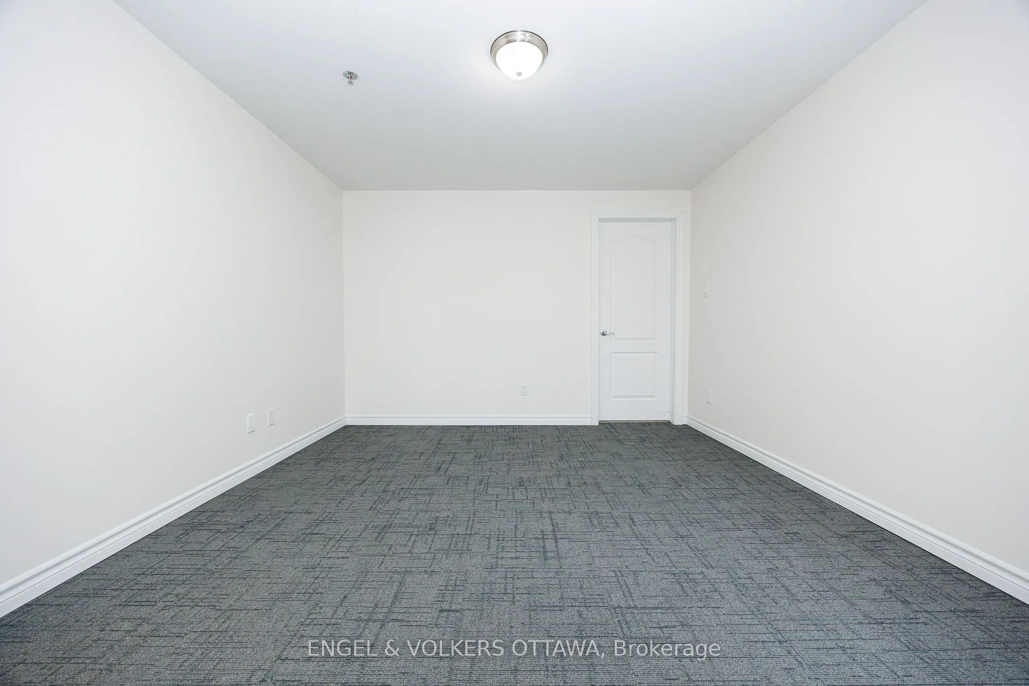 6 GROVE Avenue #305