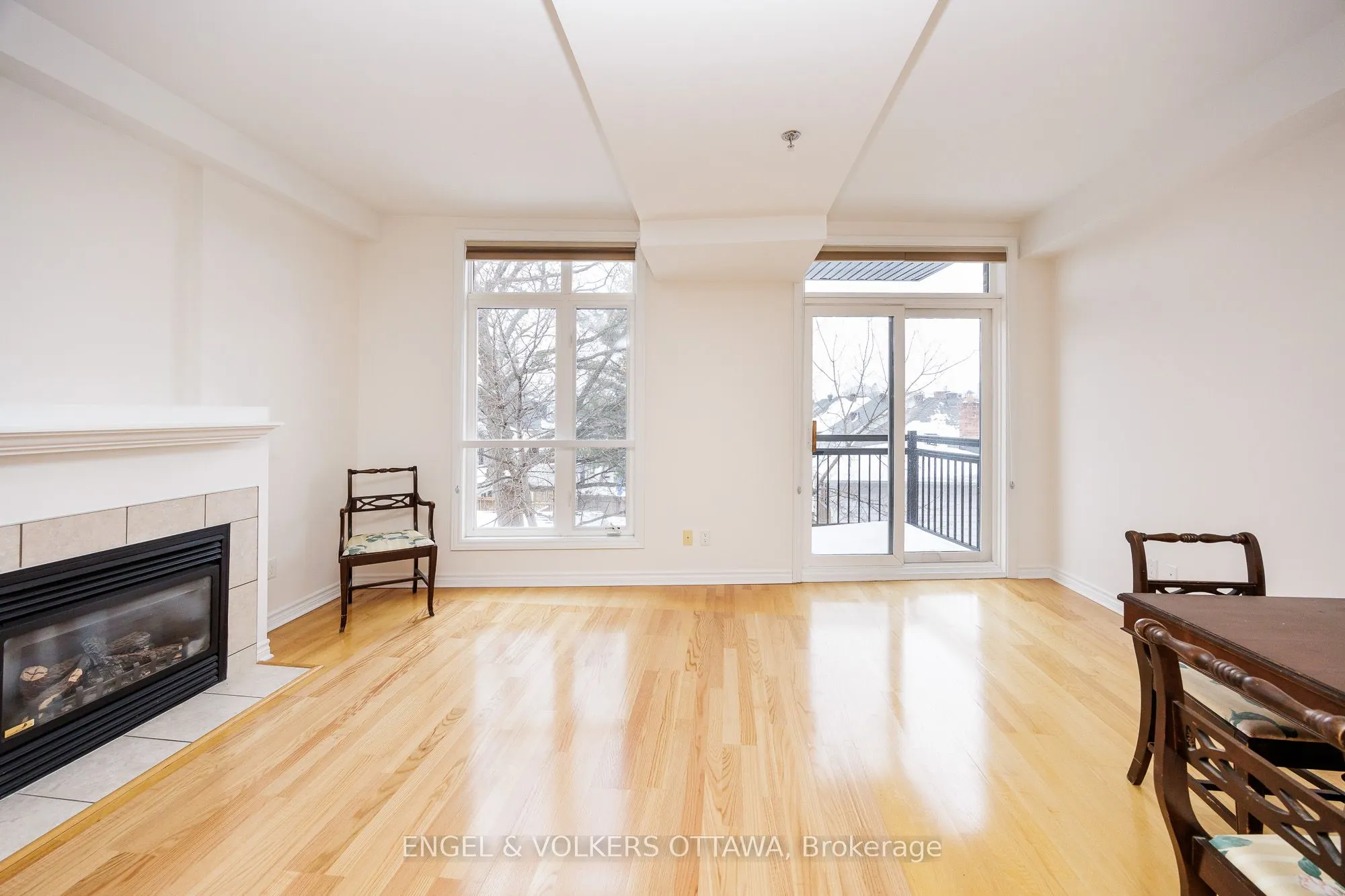 6 GROVE Avenue #305