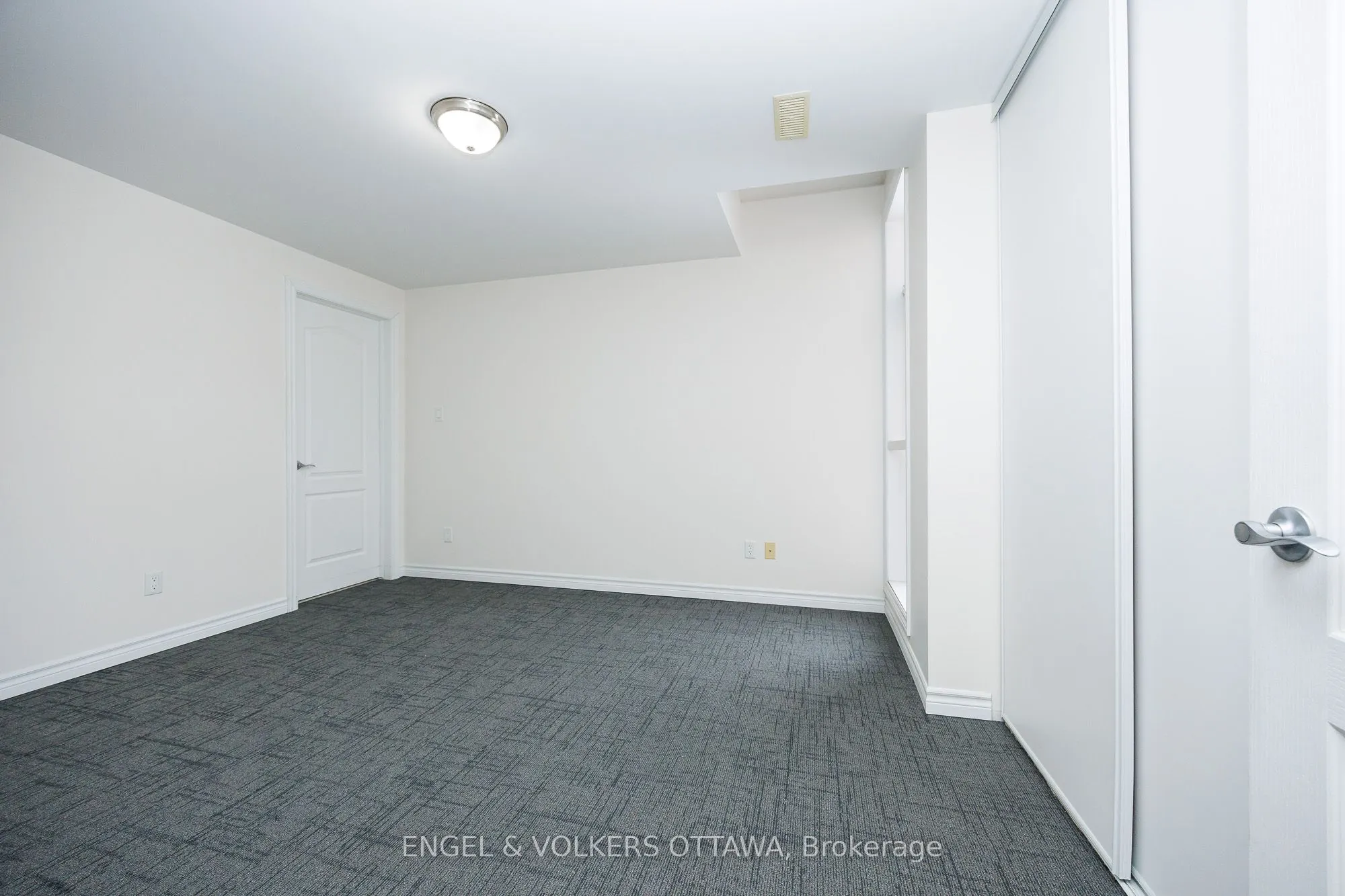 6 GROVE Avenue #305