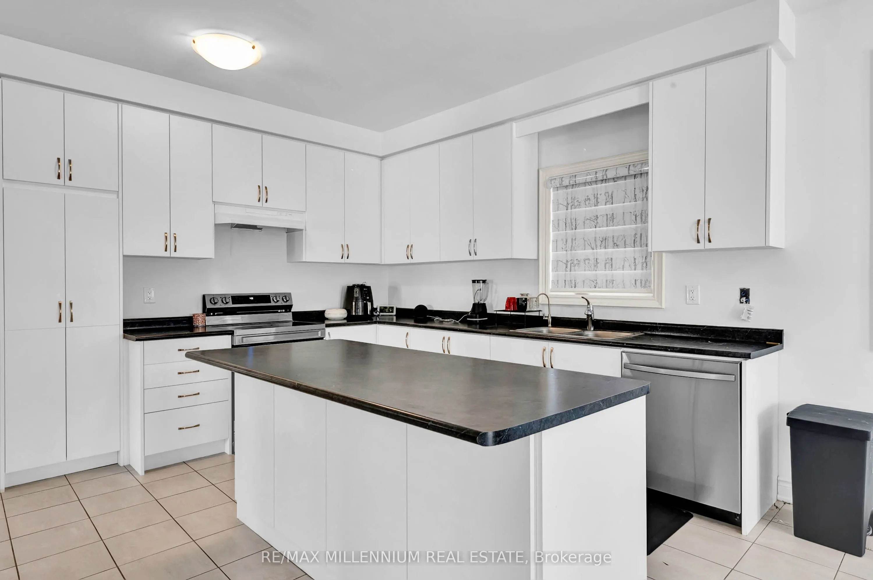 153 Bloomfield Crescent