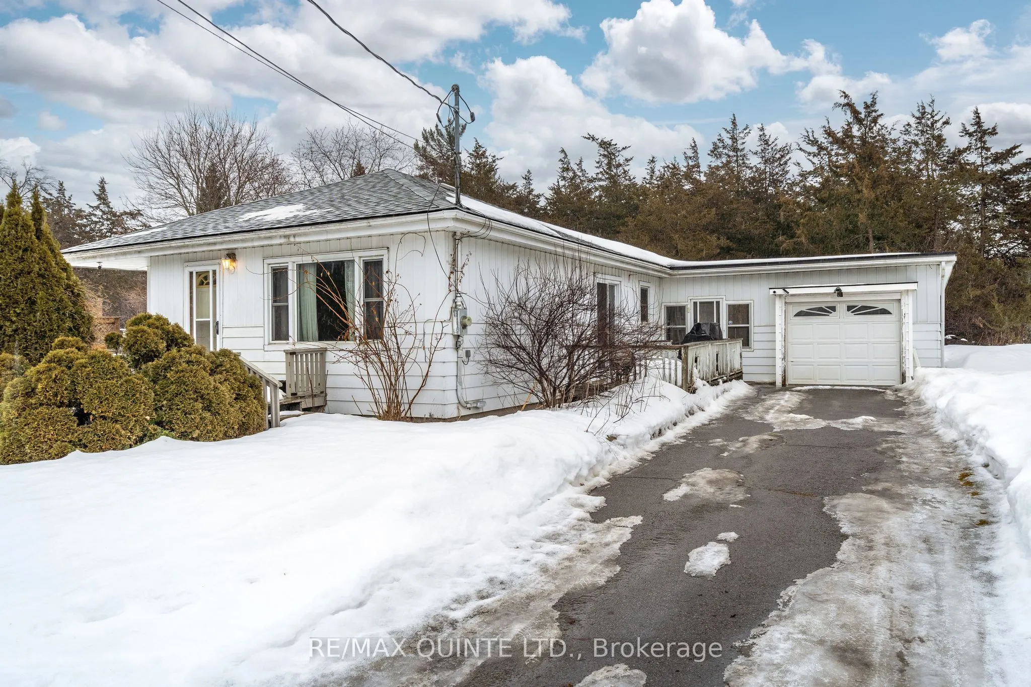 366 CANNIFTON Road N