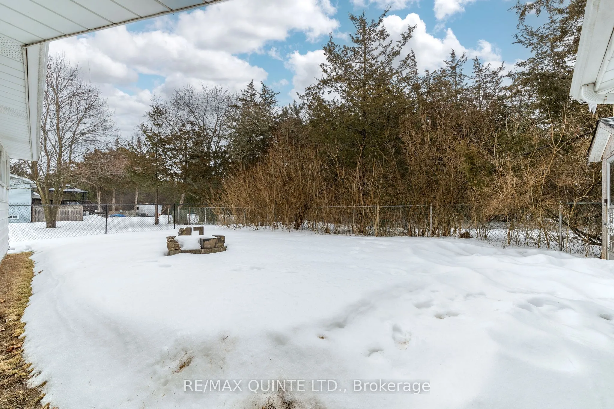 366 CANNIFTON Road N