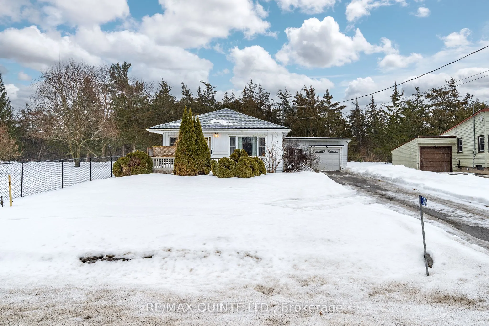 366 CANNIFTON Road N