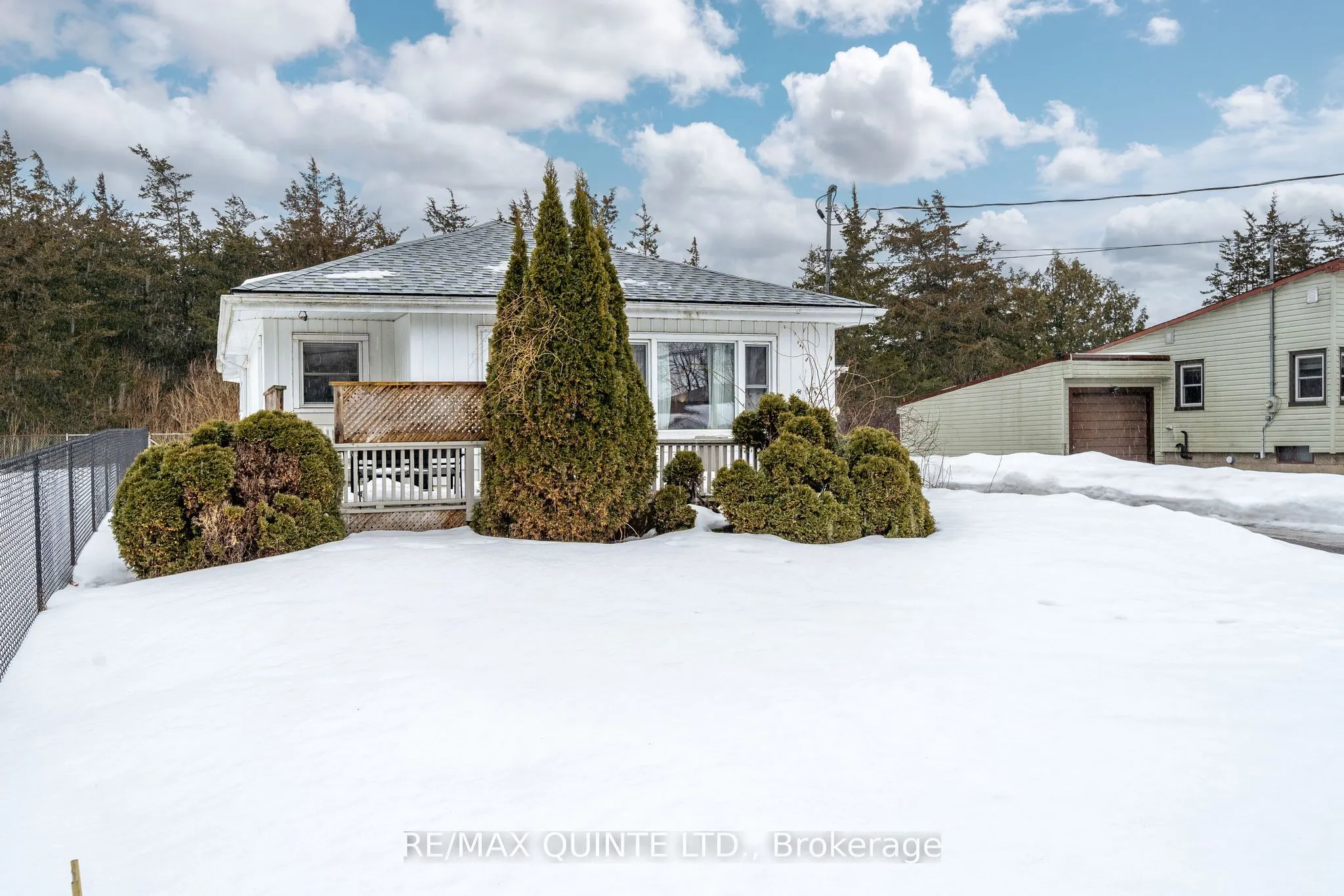 366 CANNIFTON Road N