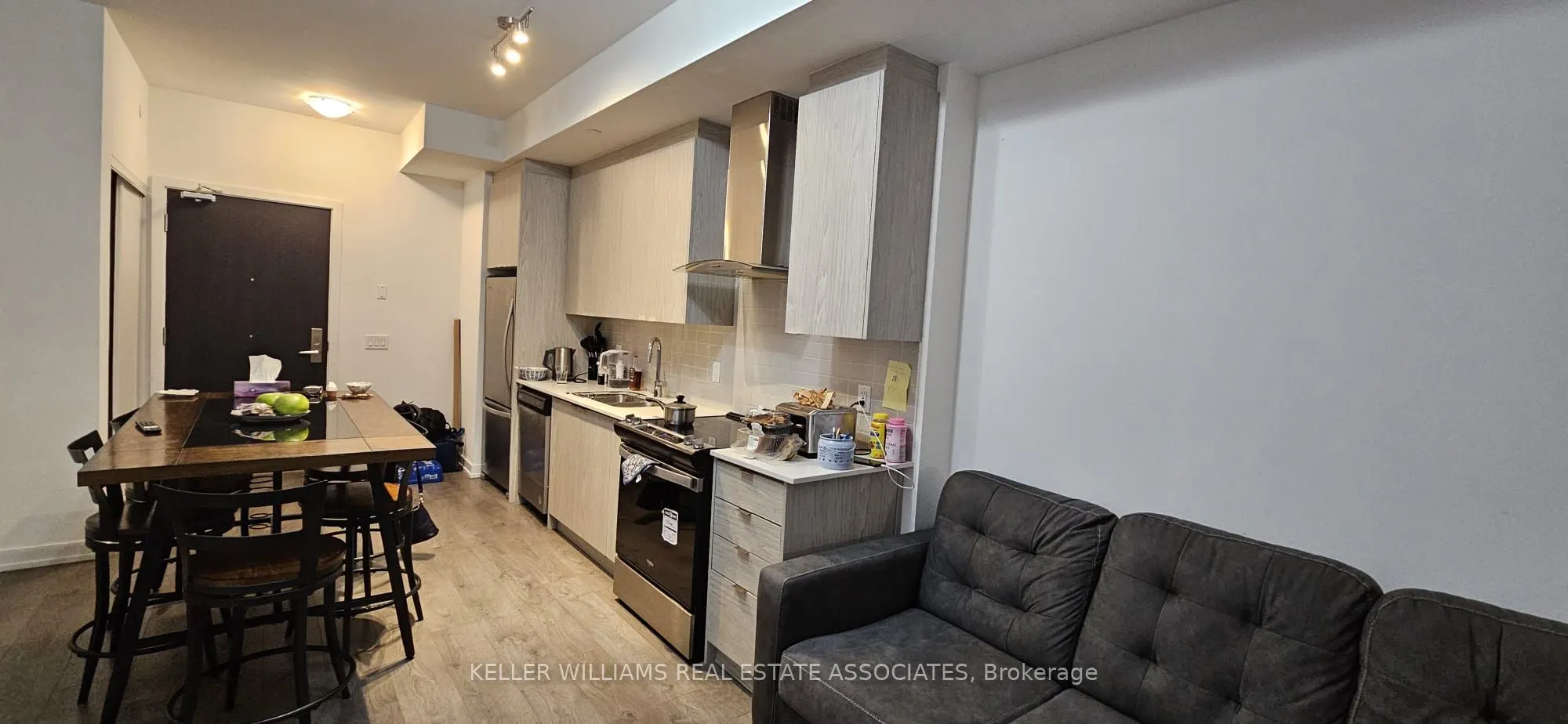 55 Duke Street W, #409