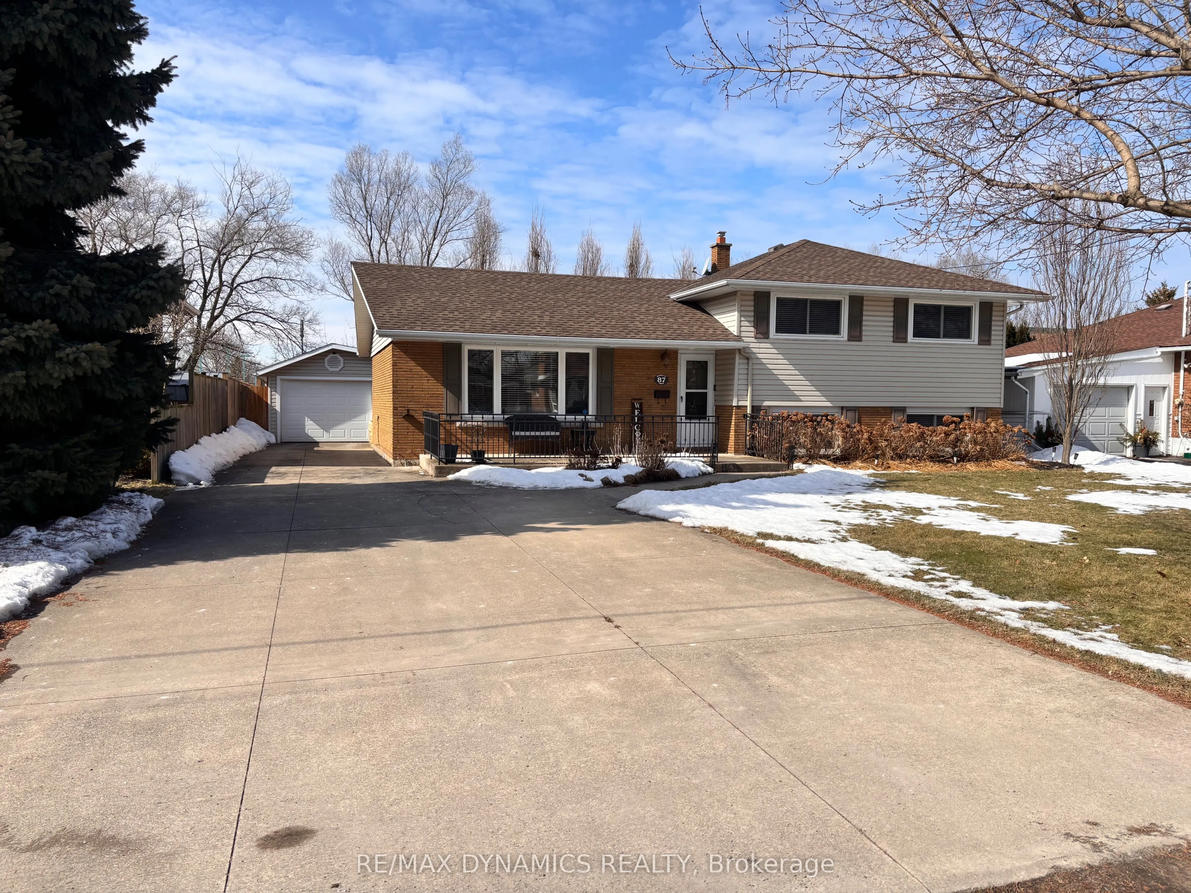 87 Rochelle Drive