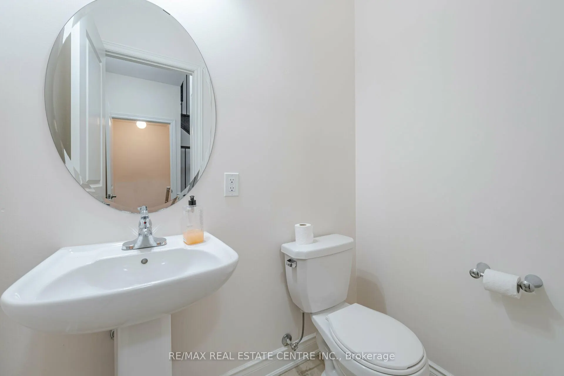 84 Heming Trail