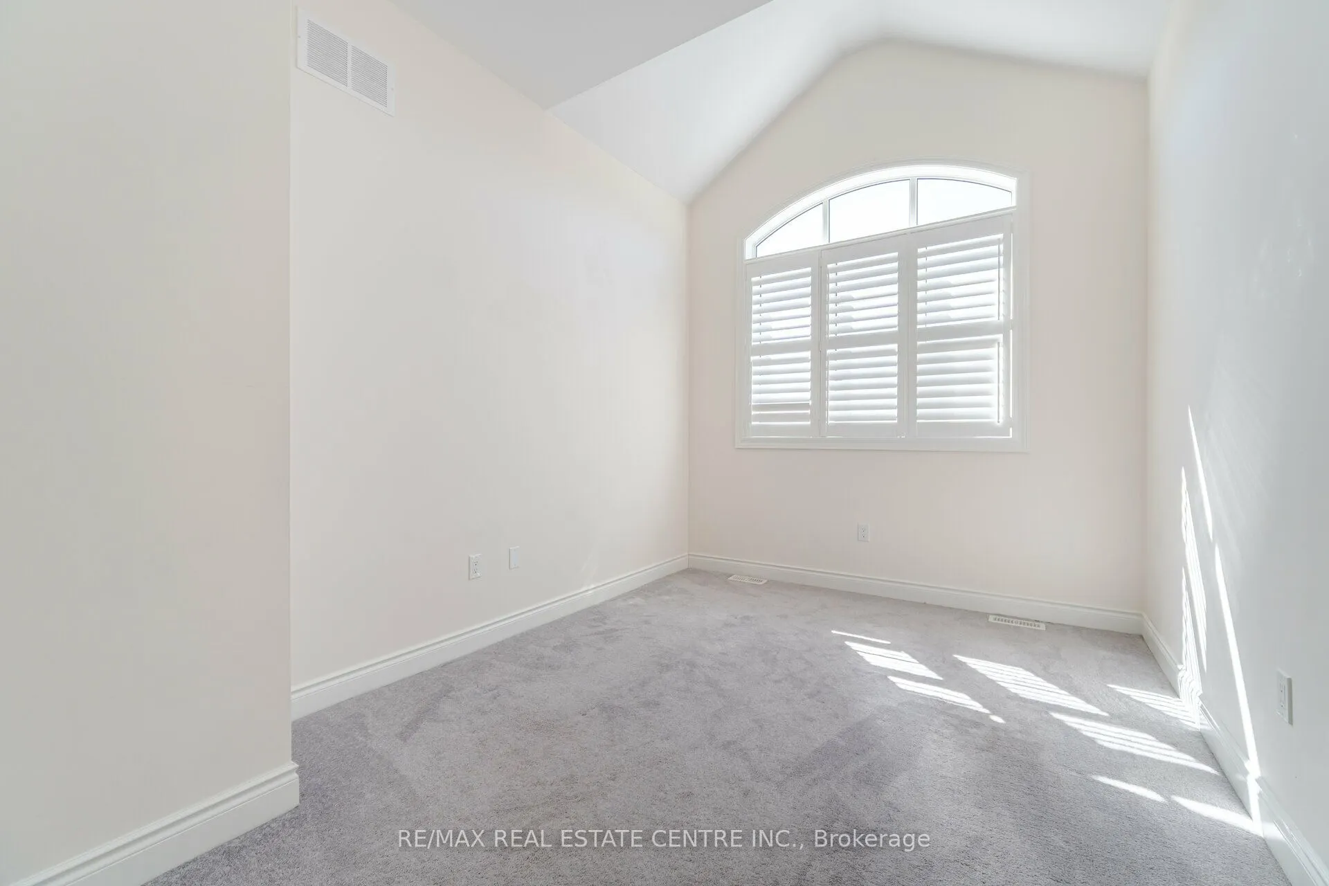 84 Heming Trail