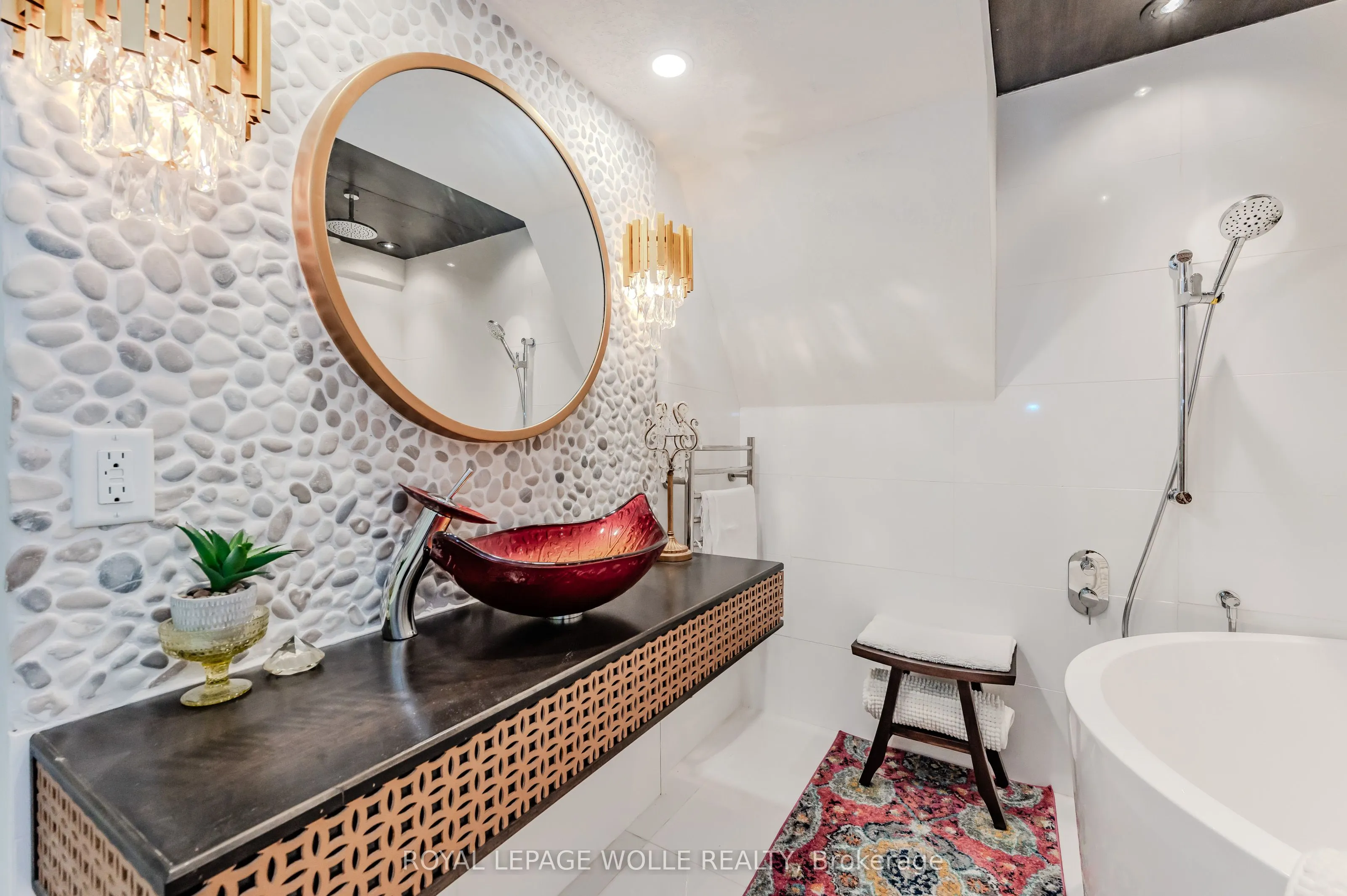 565 Sundew Drive