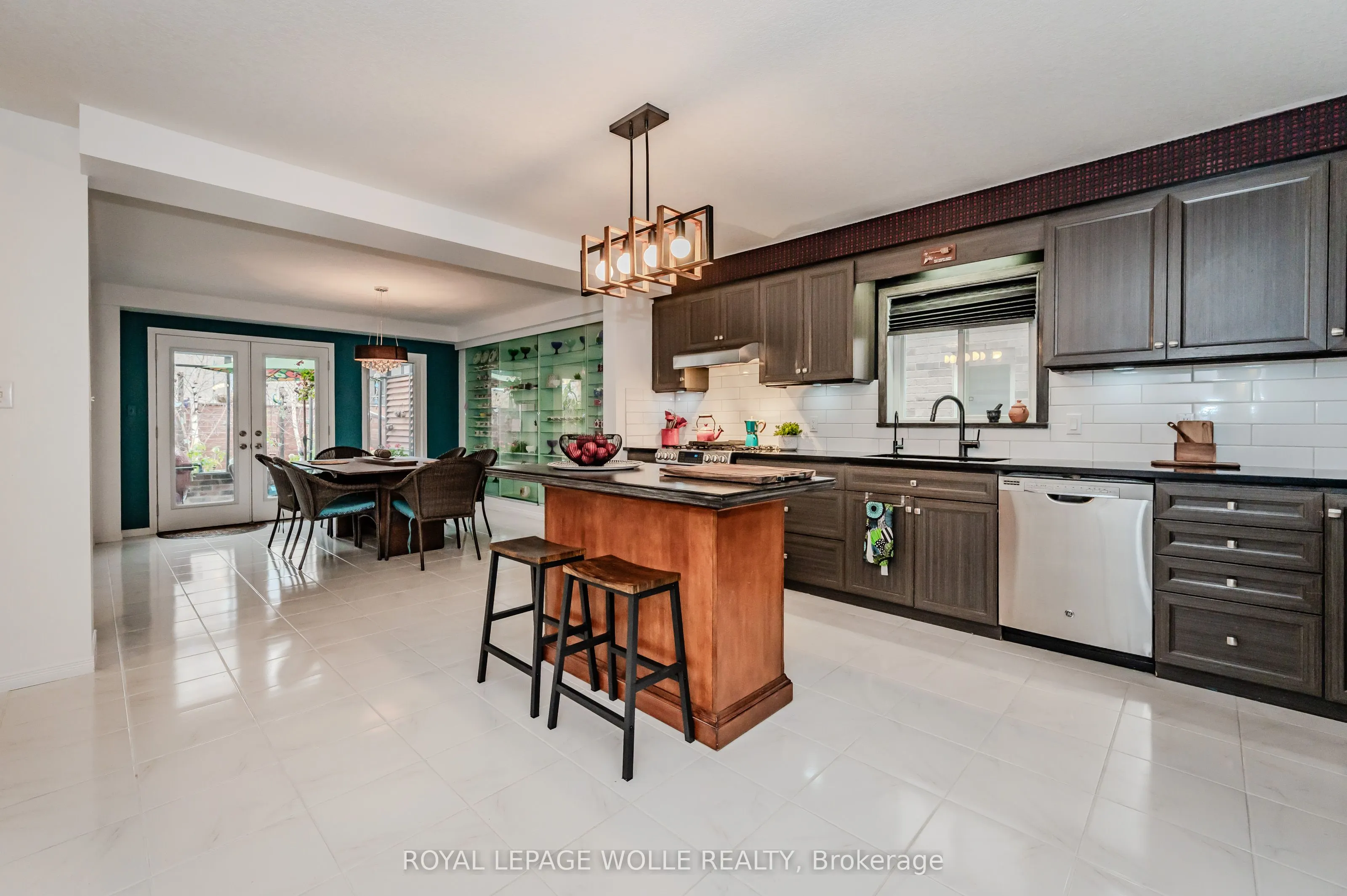 565 Sundew Drive