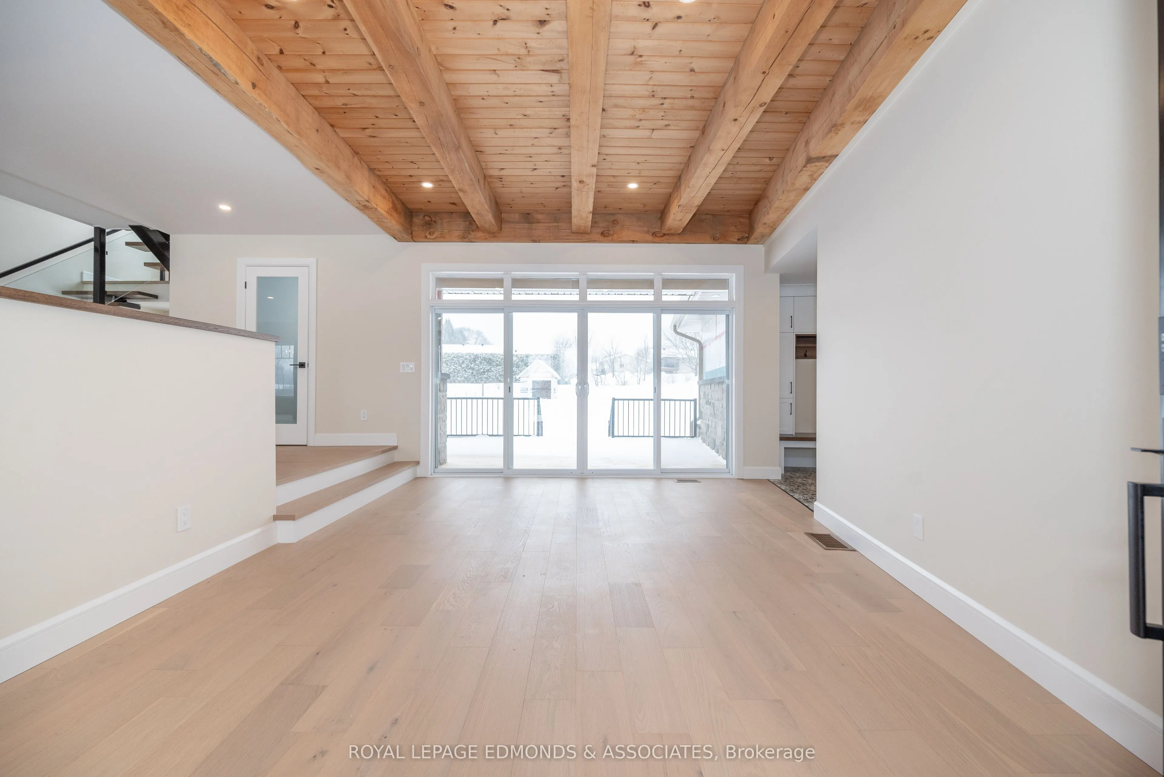 14 Fairway Drive N
