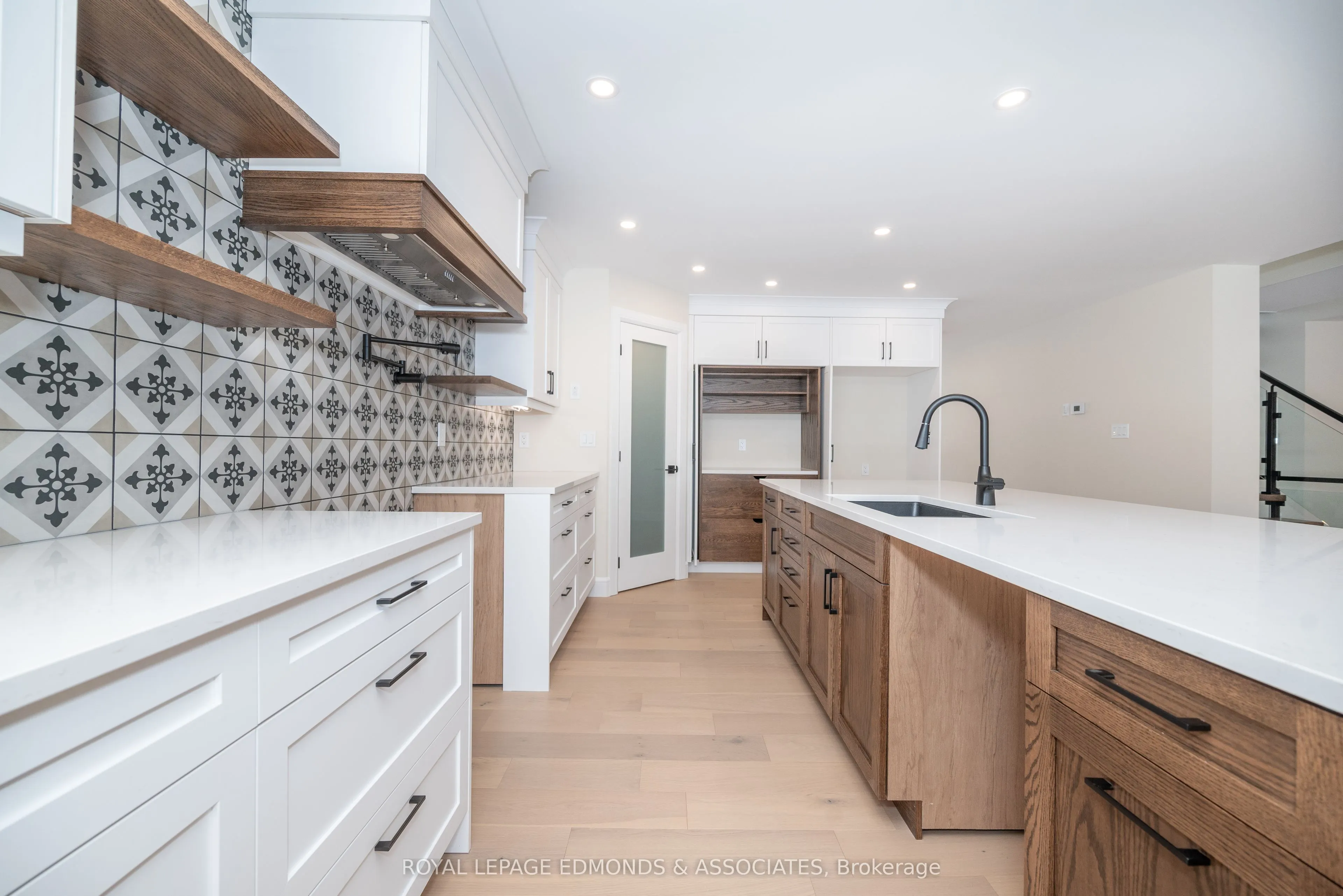 14 Fairway Drive N