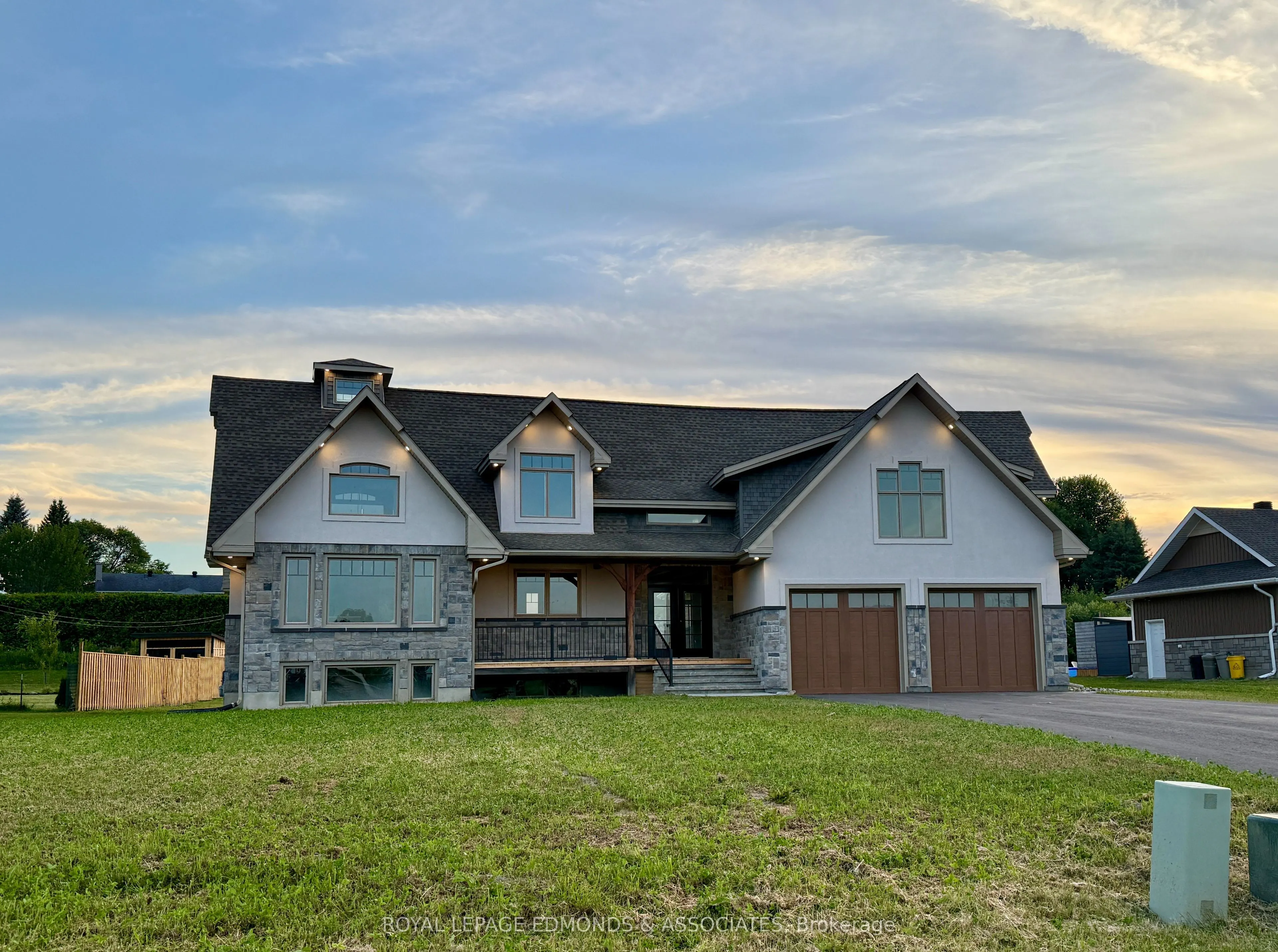 14 Fairway Drive N