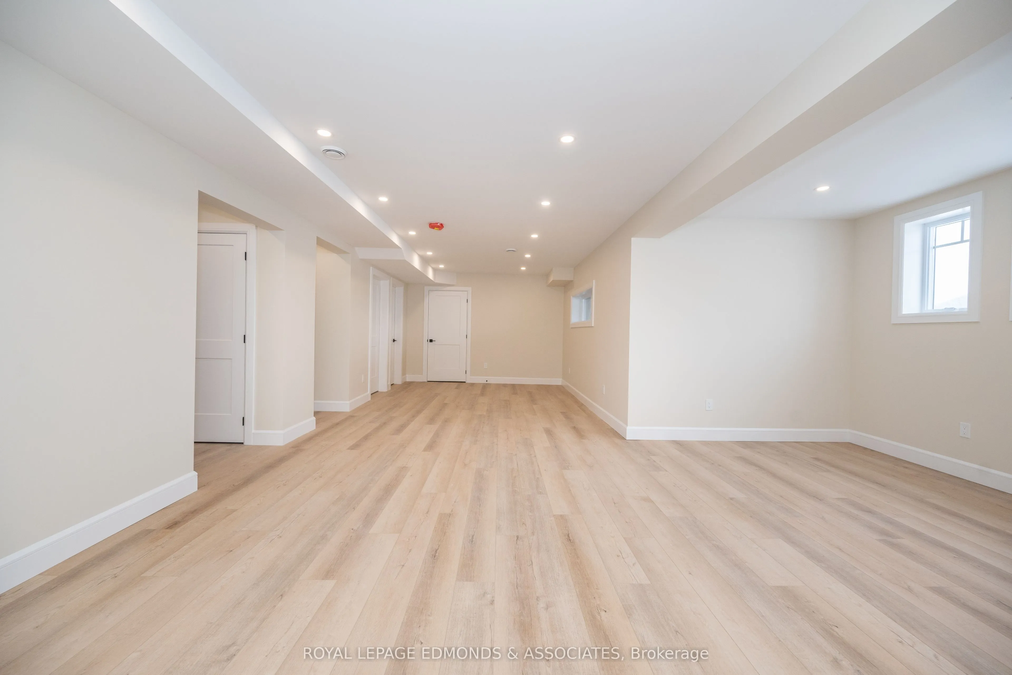 14 Fairway Drive N