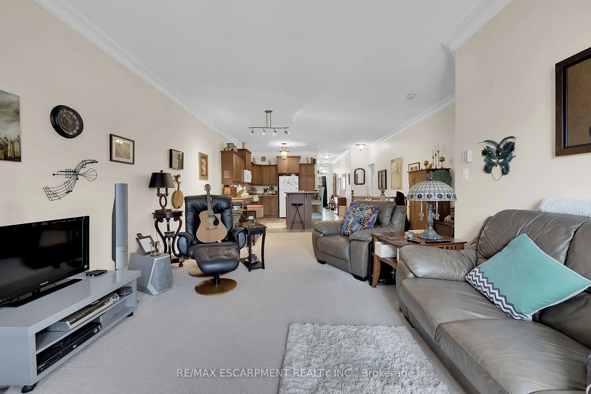 15 Iron Bridge Court
