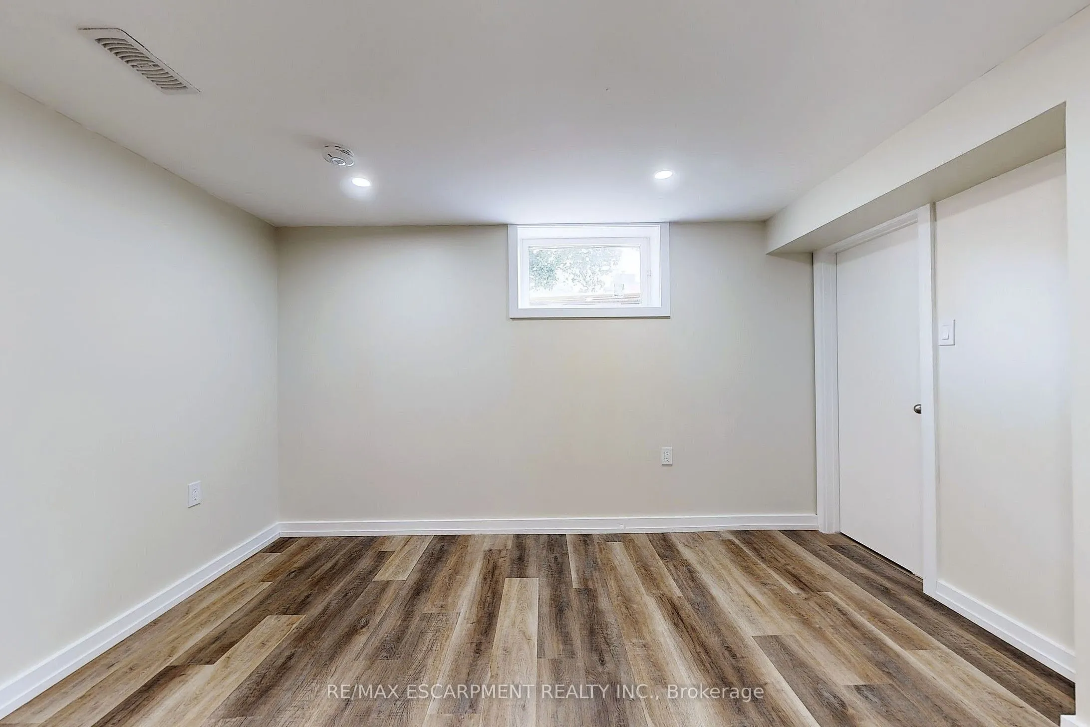 65 Fielding Crescent, #Lower