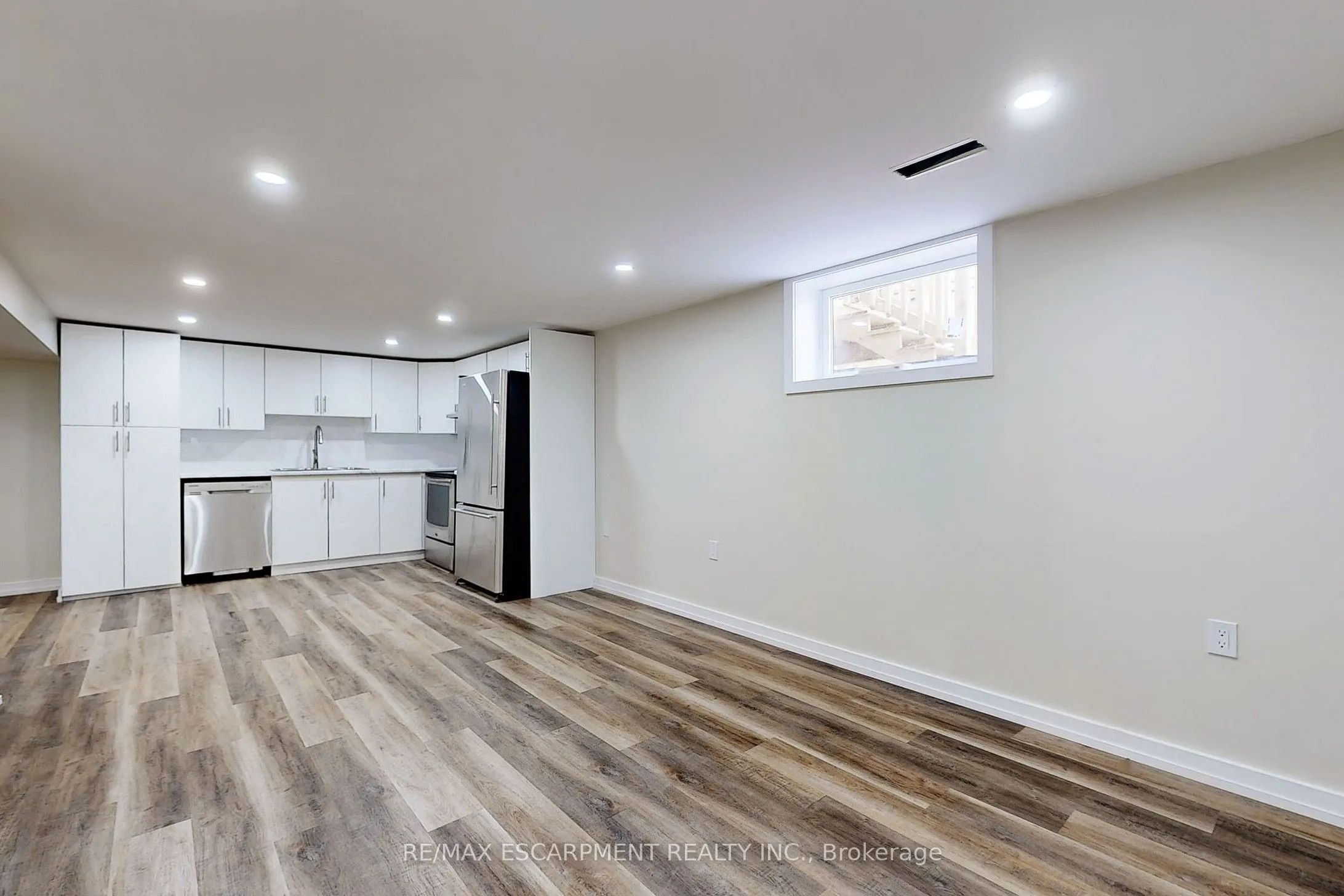65 Fielding Crescent, #Lower