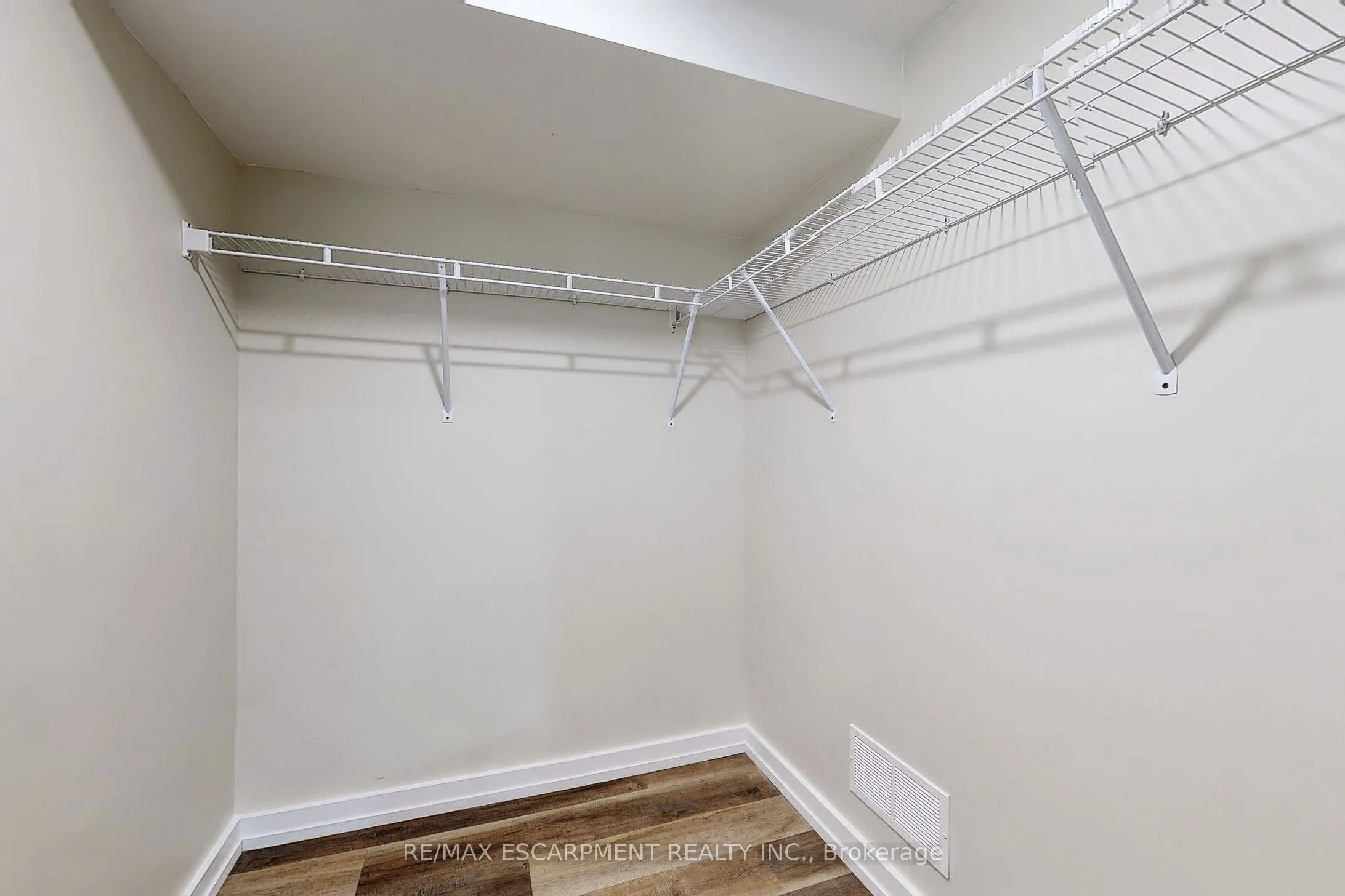 65 Fielding Crescent, #Lower