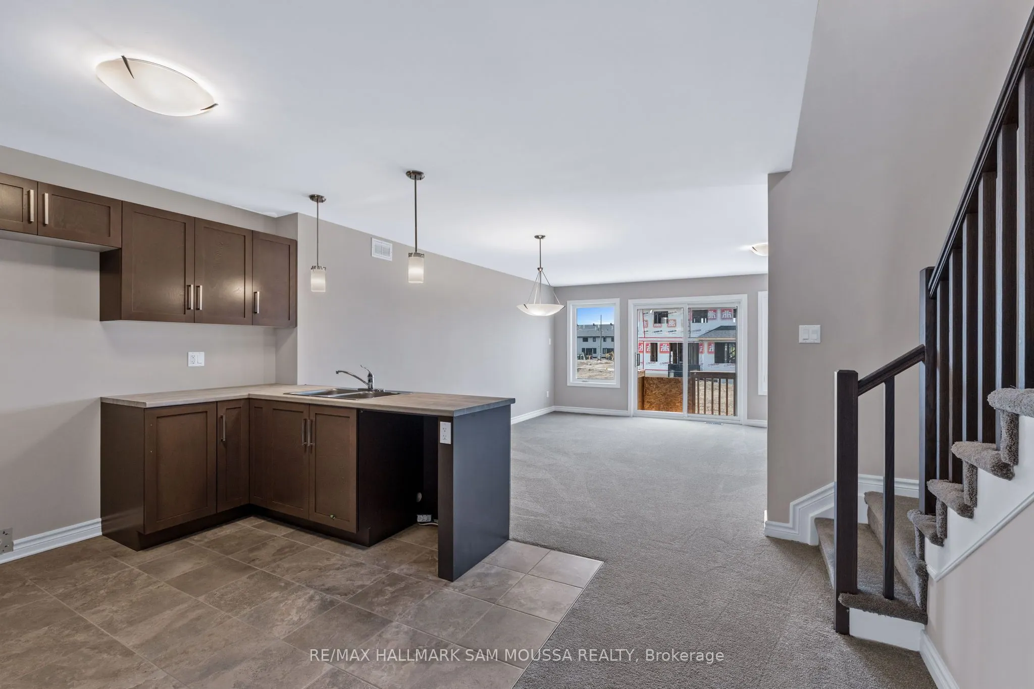 76 O'DONOVAN Drive