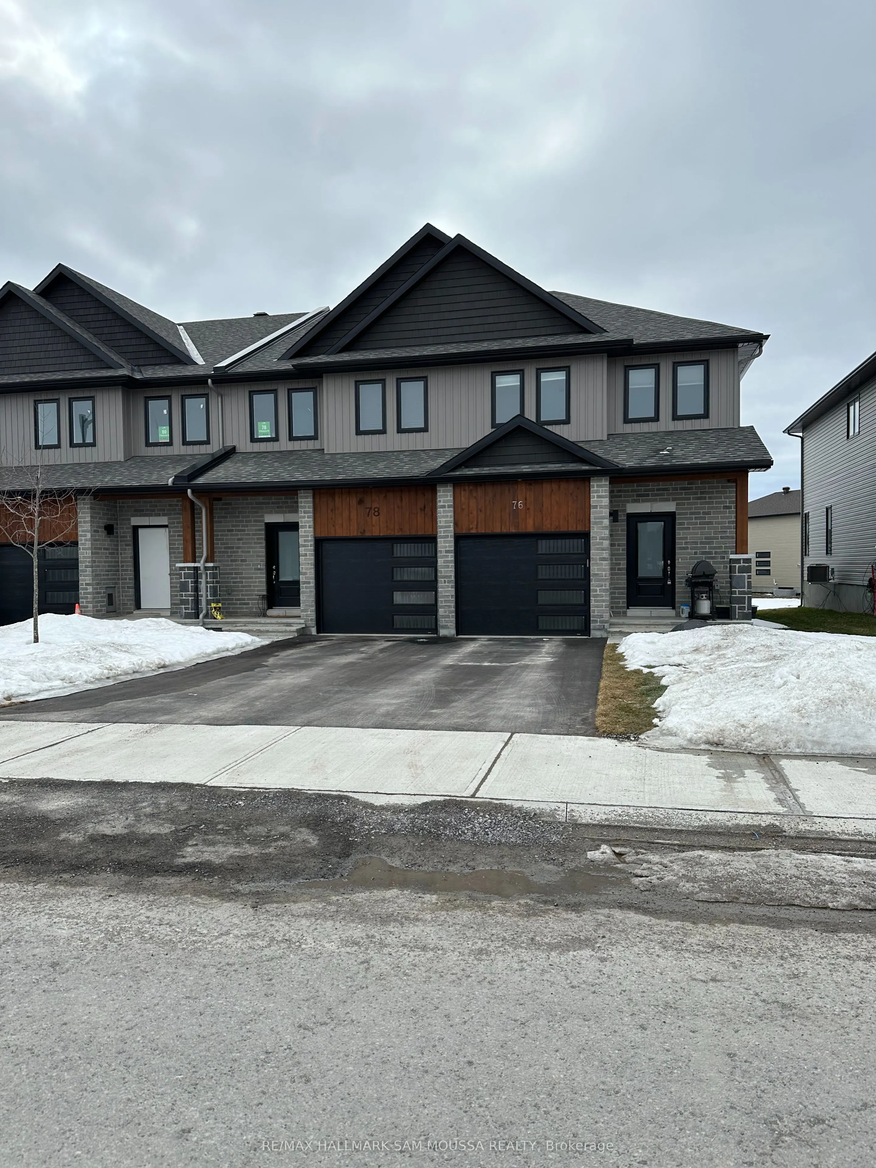 76 O'DONOVAN Drive