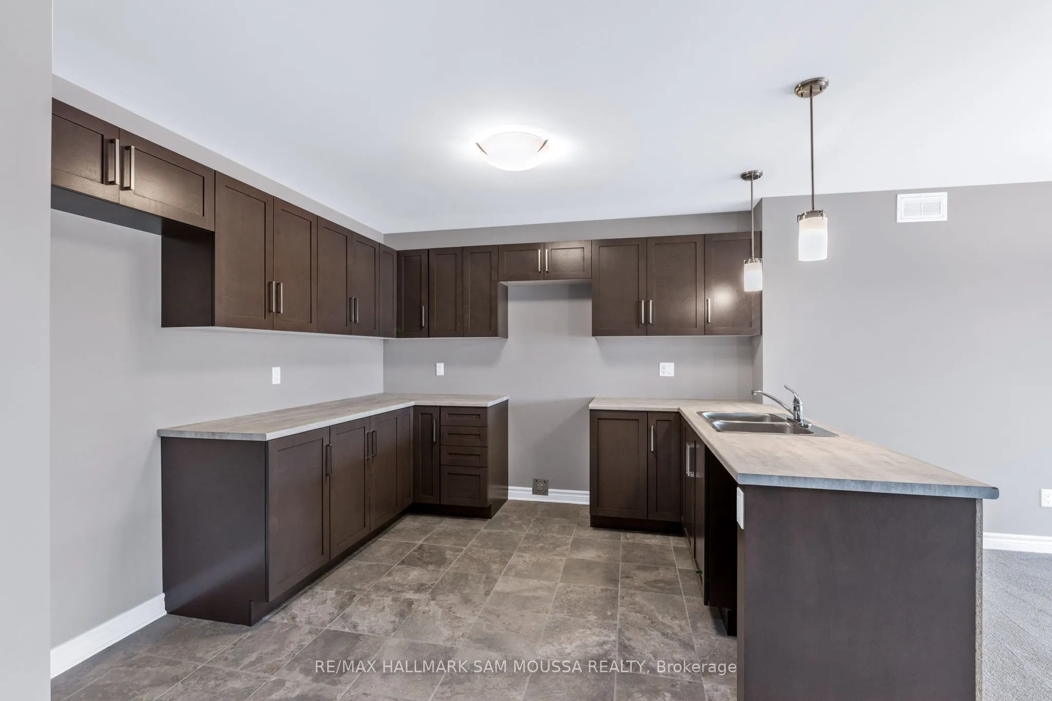 76 O'DONOVAN Drive