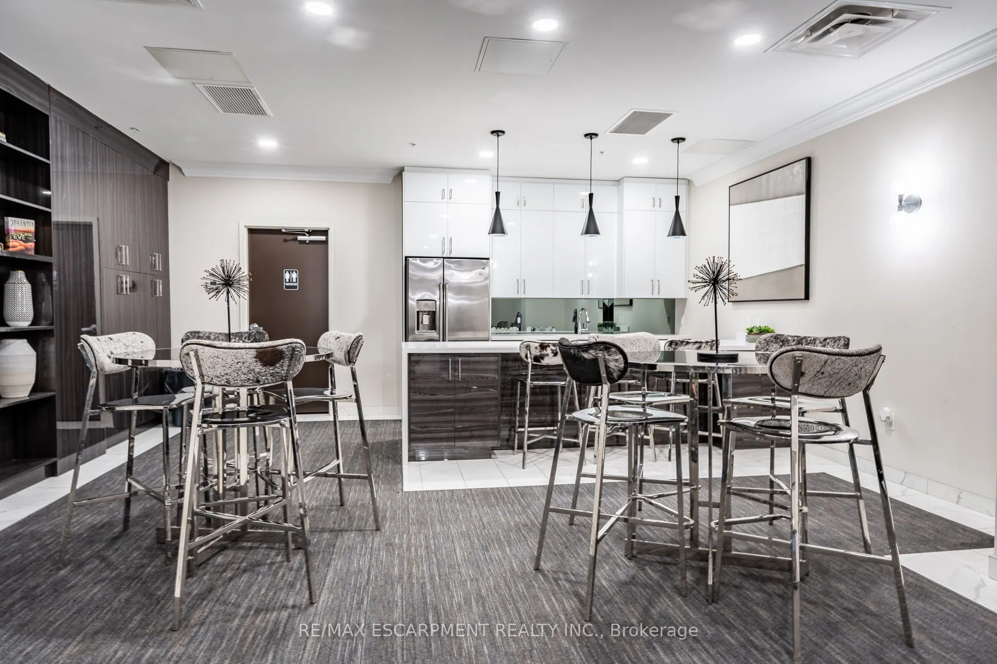 118 KING Street E, #820