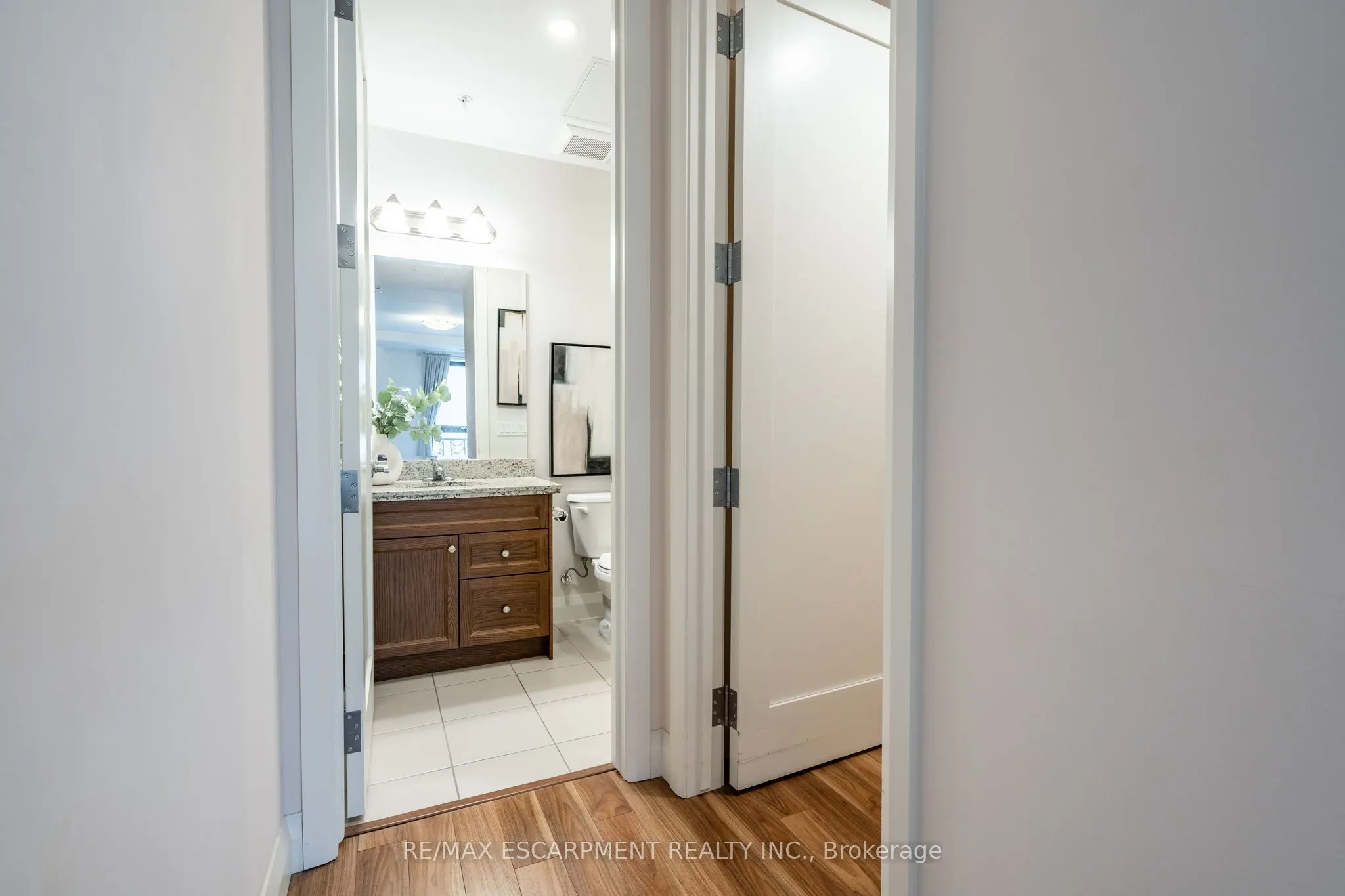 118 KING Street E, #820