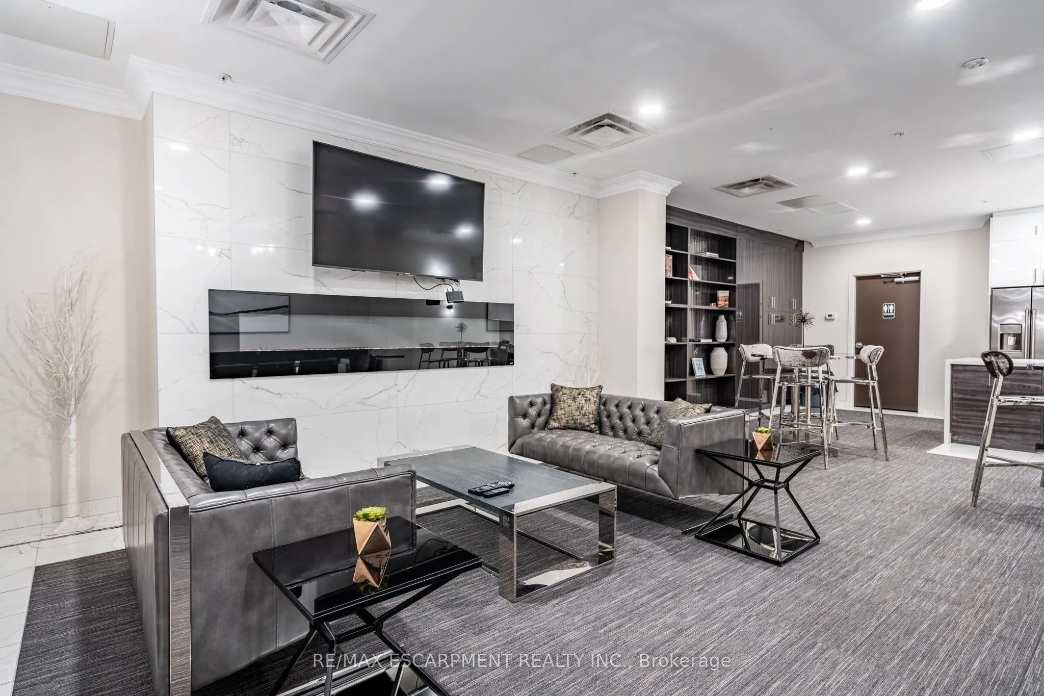 118 KING Street E, #820