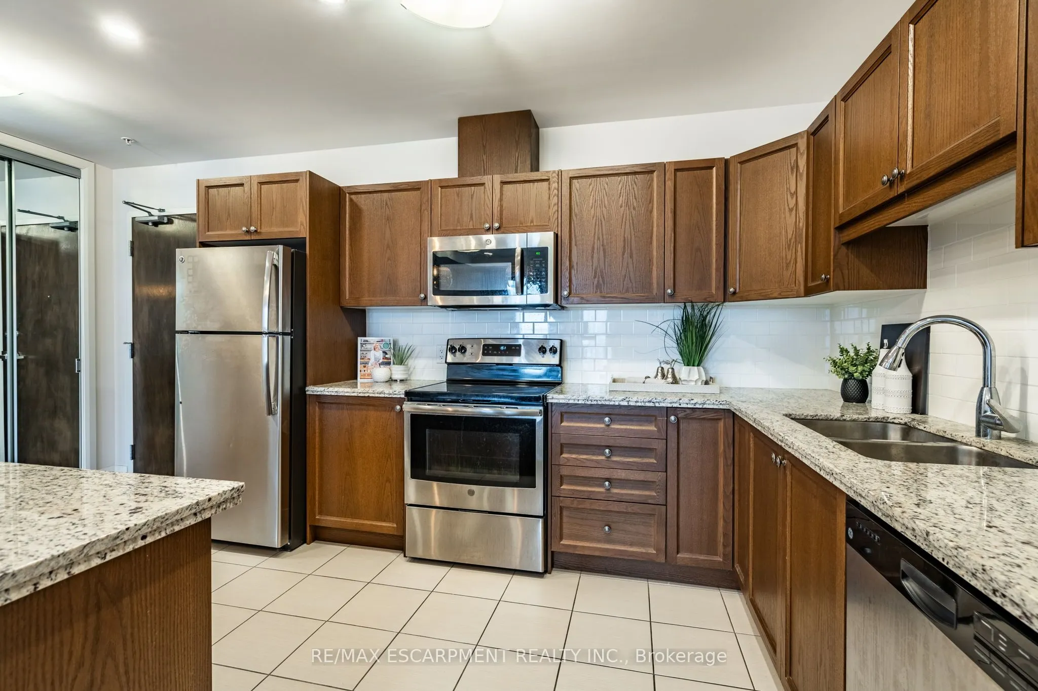 118 KING Street E, #820