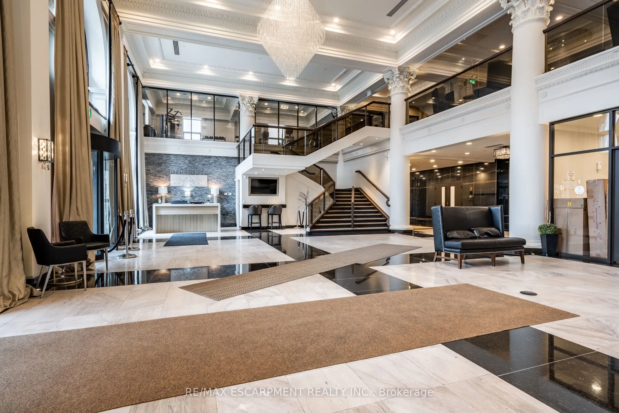 118 KING Street E, #820