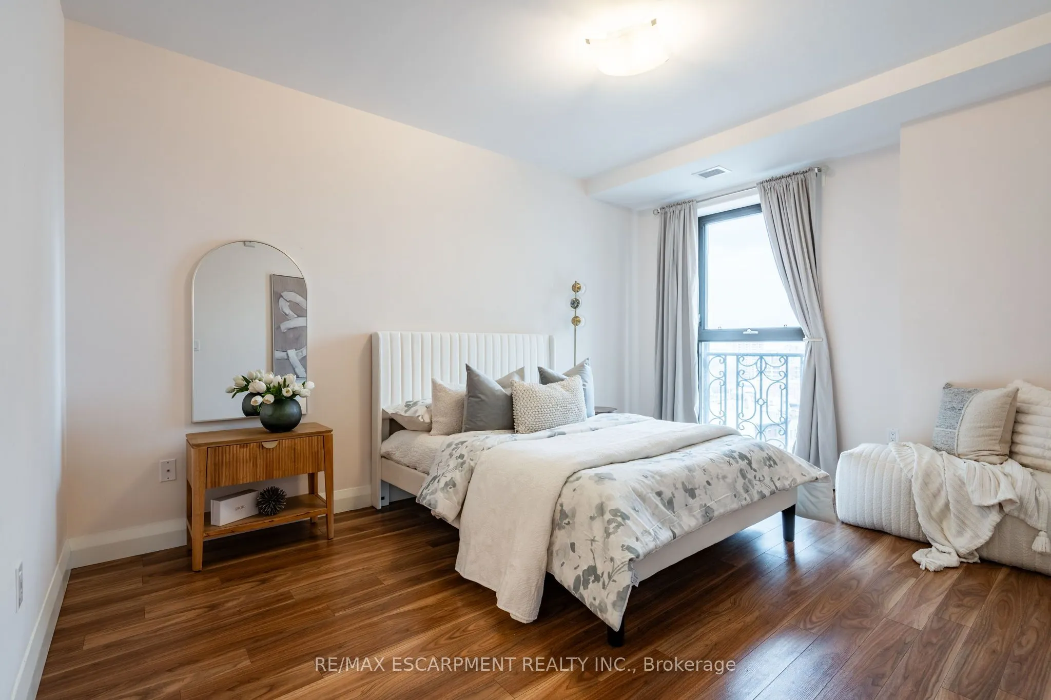 118 KING Street E, #820
