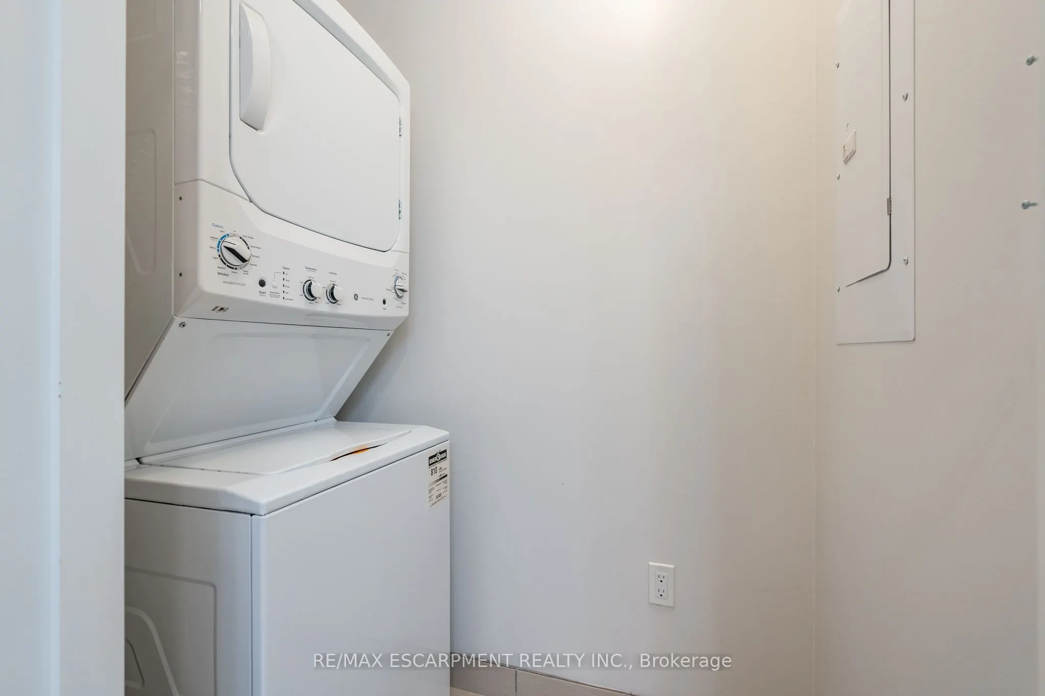 118 KING Street E, #820