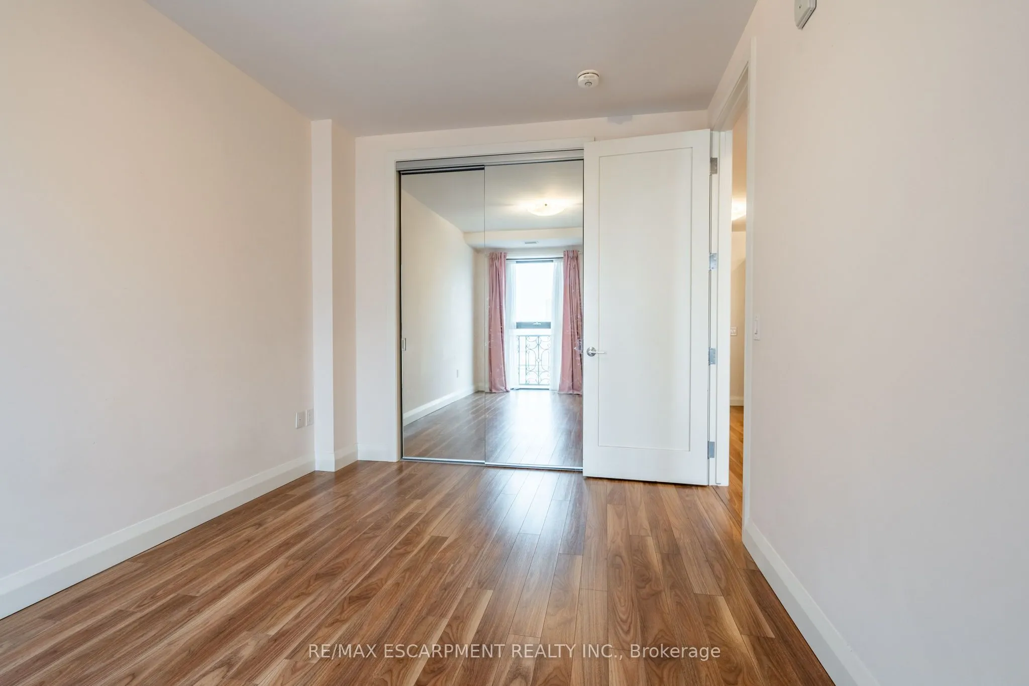 118 KING Street E, #820