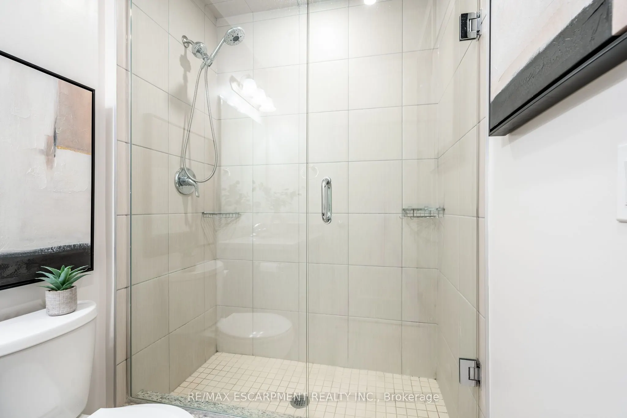 118 KING Street E, #820