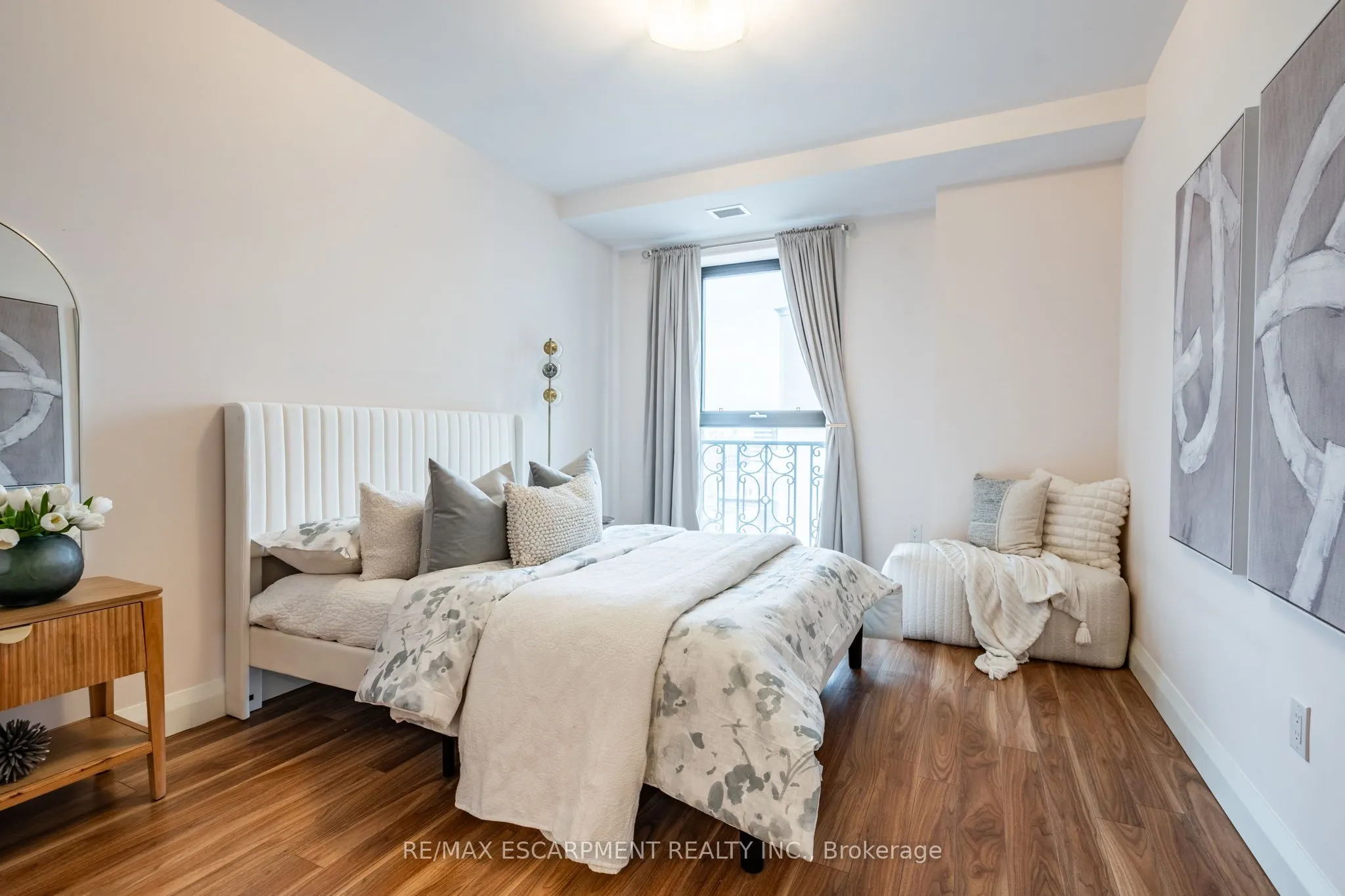 118 KING Street E, #820