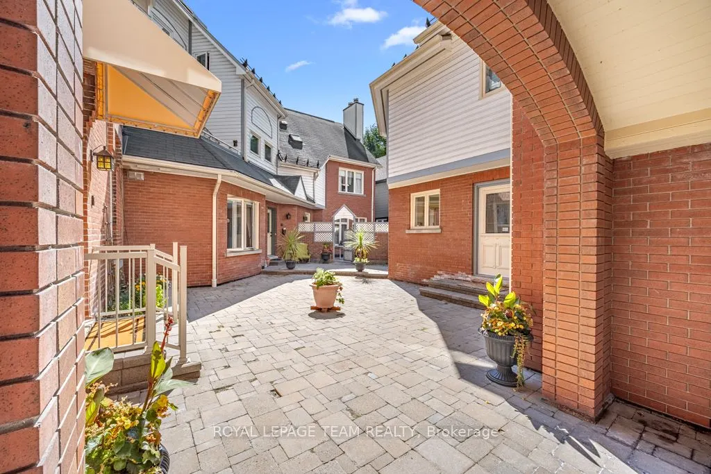 292 Laurier Avenue, #9
