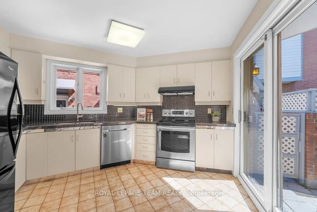 292 Laurier Avenue, #9