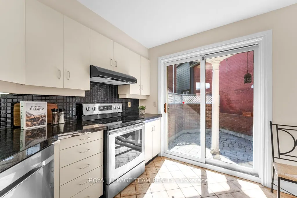 292 Laurier Avenue, #9