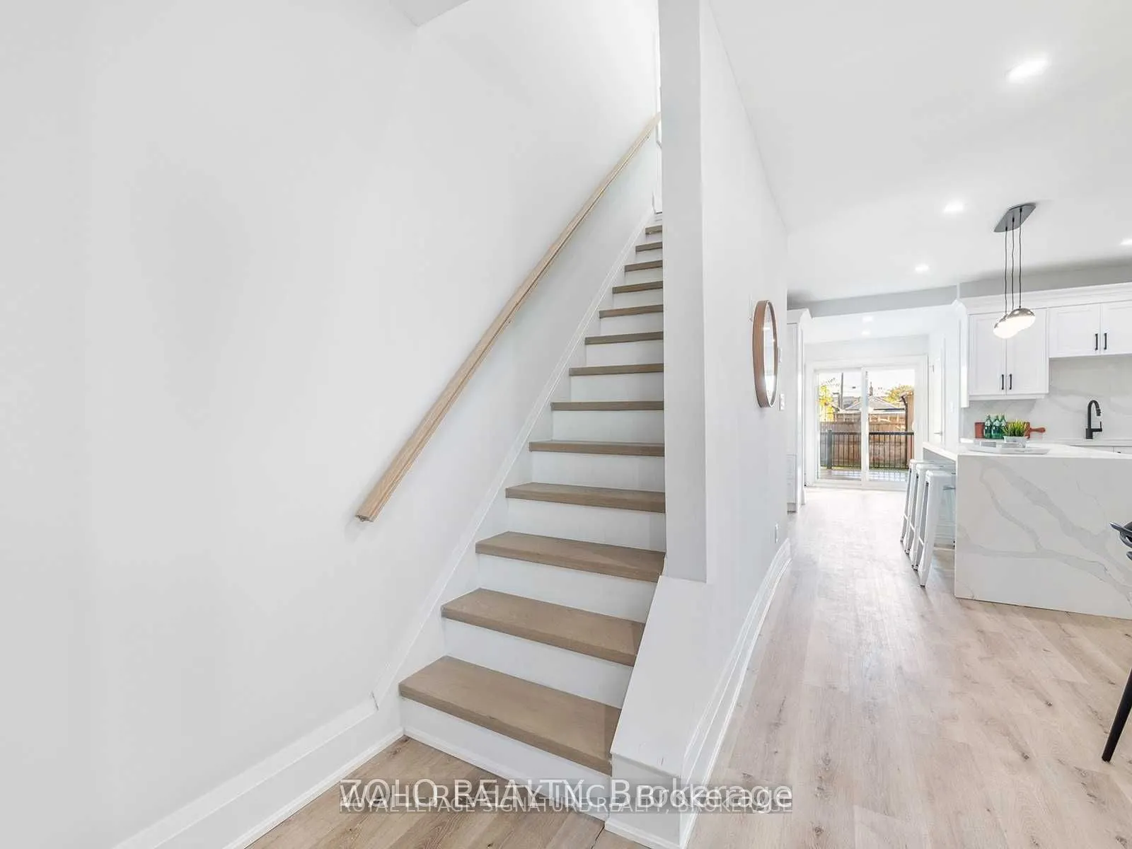 28 Albemarle Street
