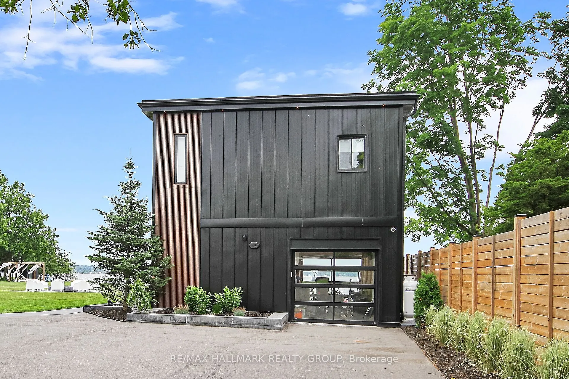 227 GRANDVIEW Road