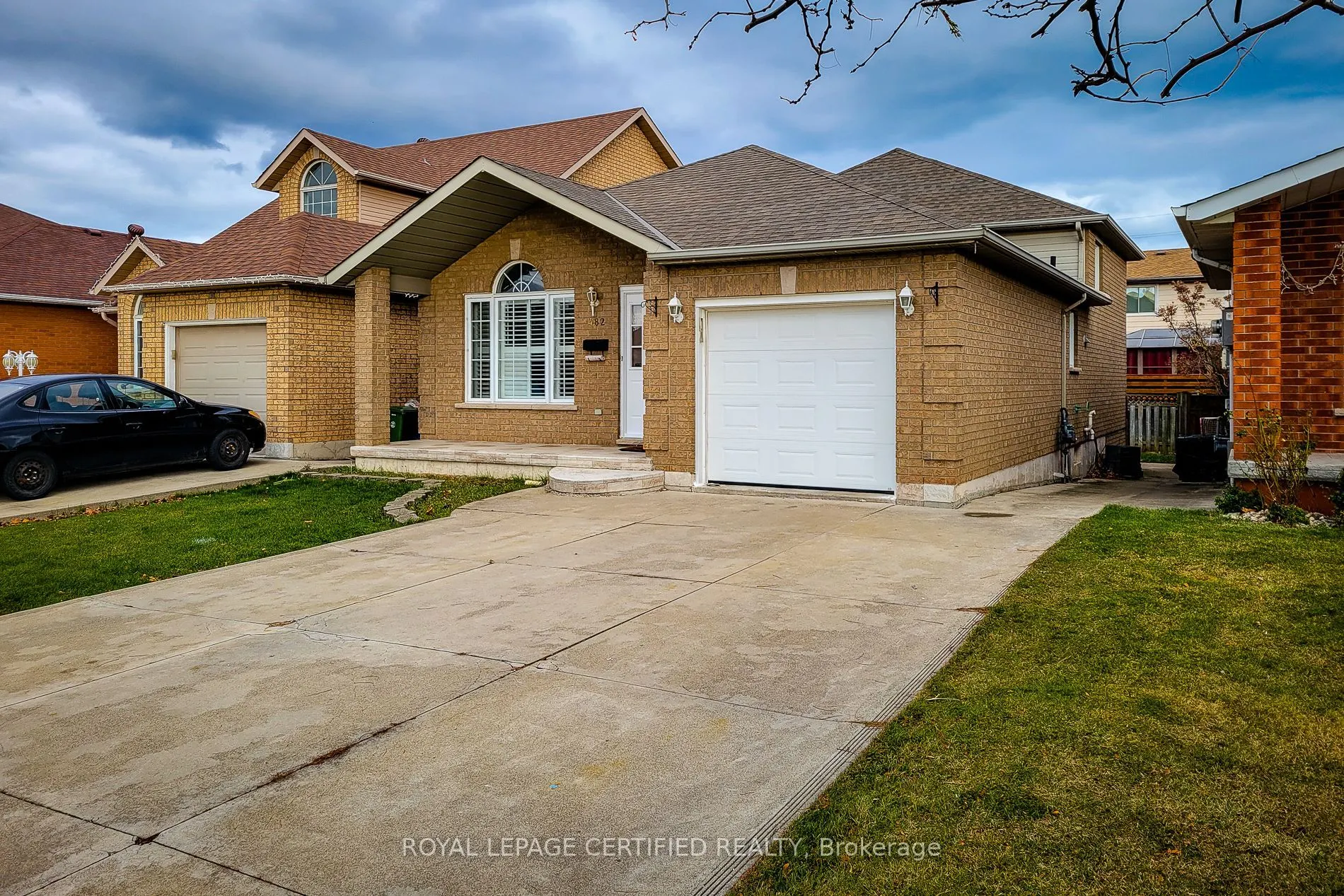 482 Berkindale Drive N