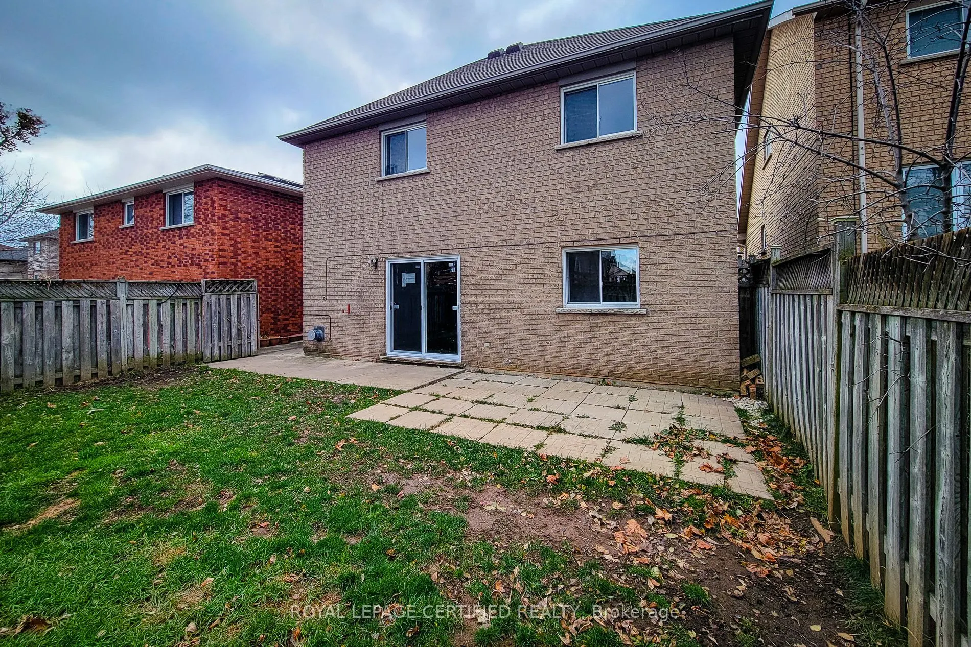 482 Berkindale Drive N